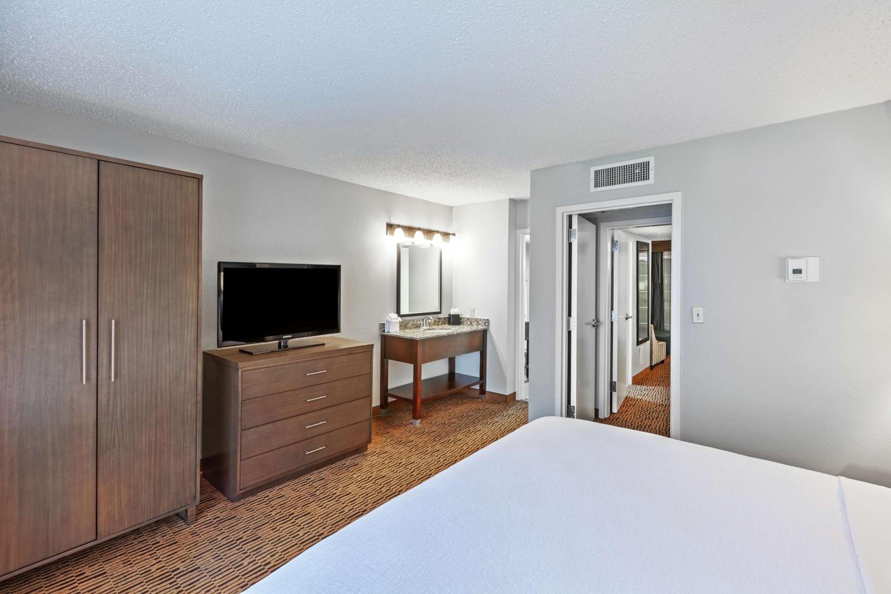 Two Bedroom Suite - Non-Smoking - Photo 5