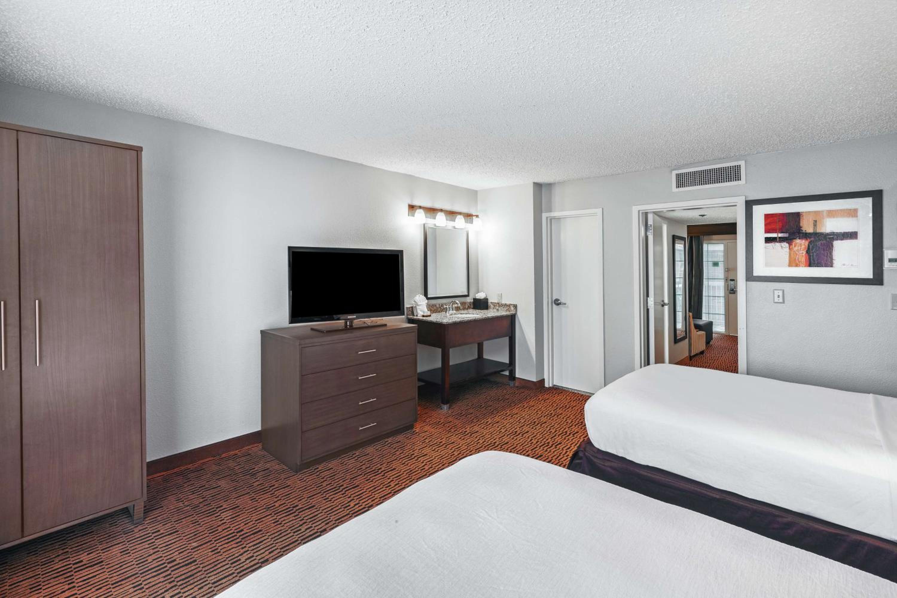 Suite with Two Double Beds - Non-Smoking - Photo 3