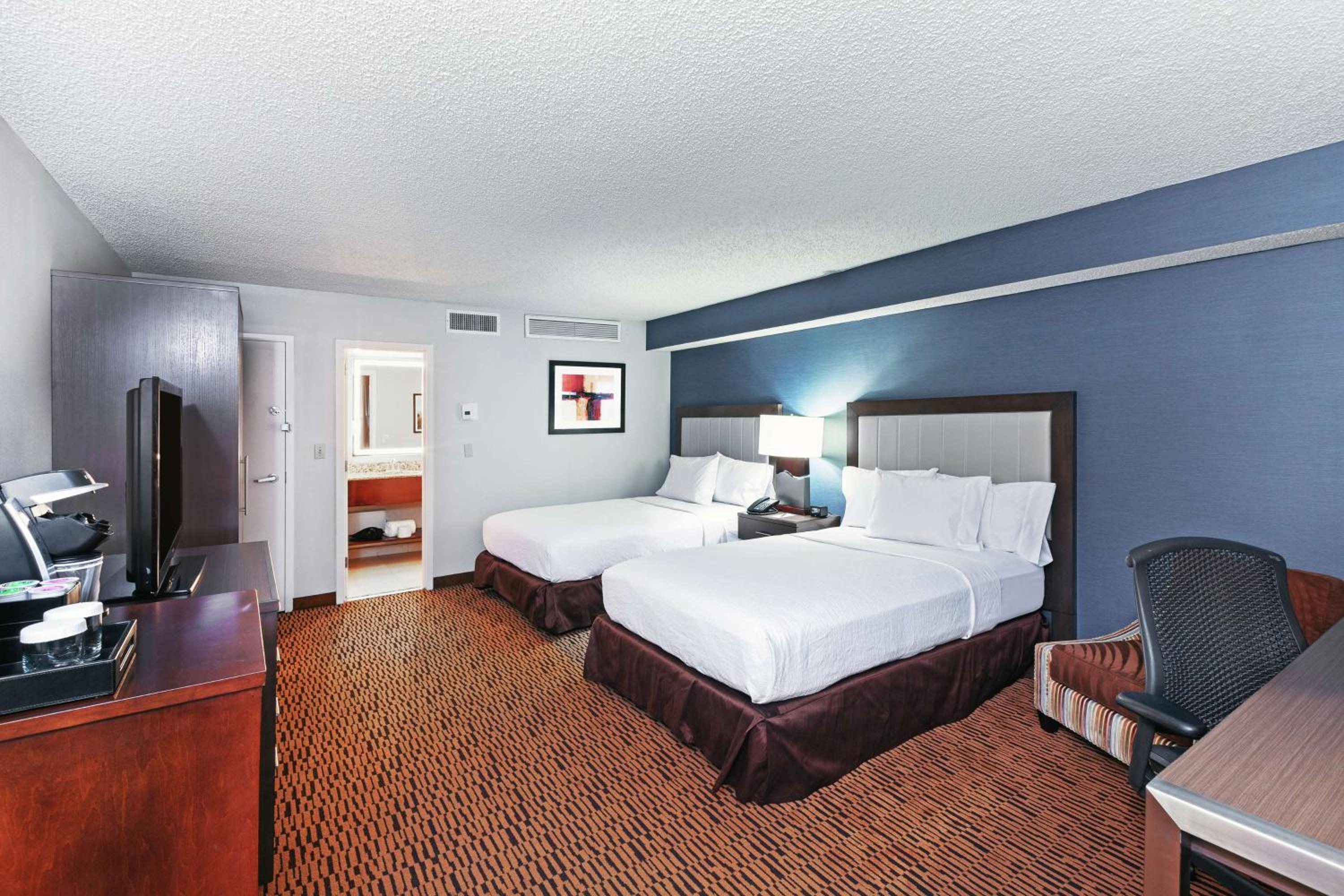 Double Room with Two Double Beds - Non-Smoking photo 2