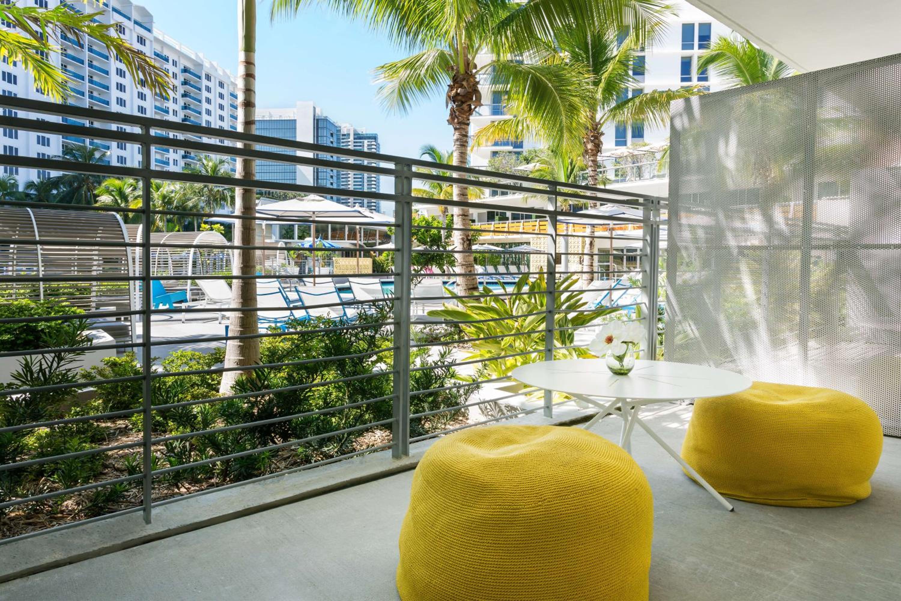 1 KING BED TERRACE POOL VIEW