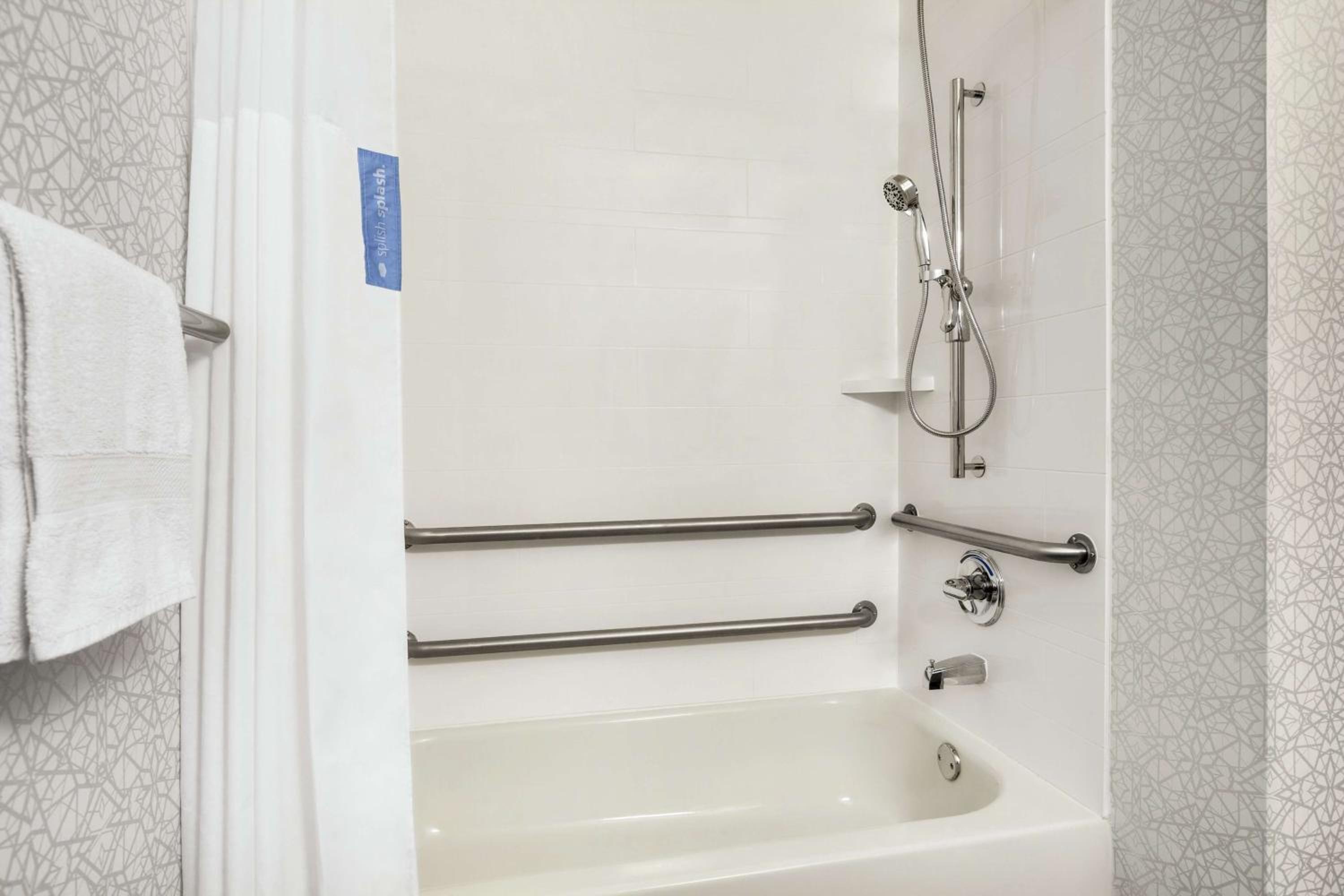 King Room - Disability Access/Non-Smoking photo 3