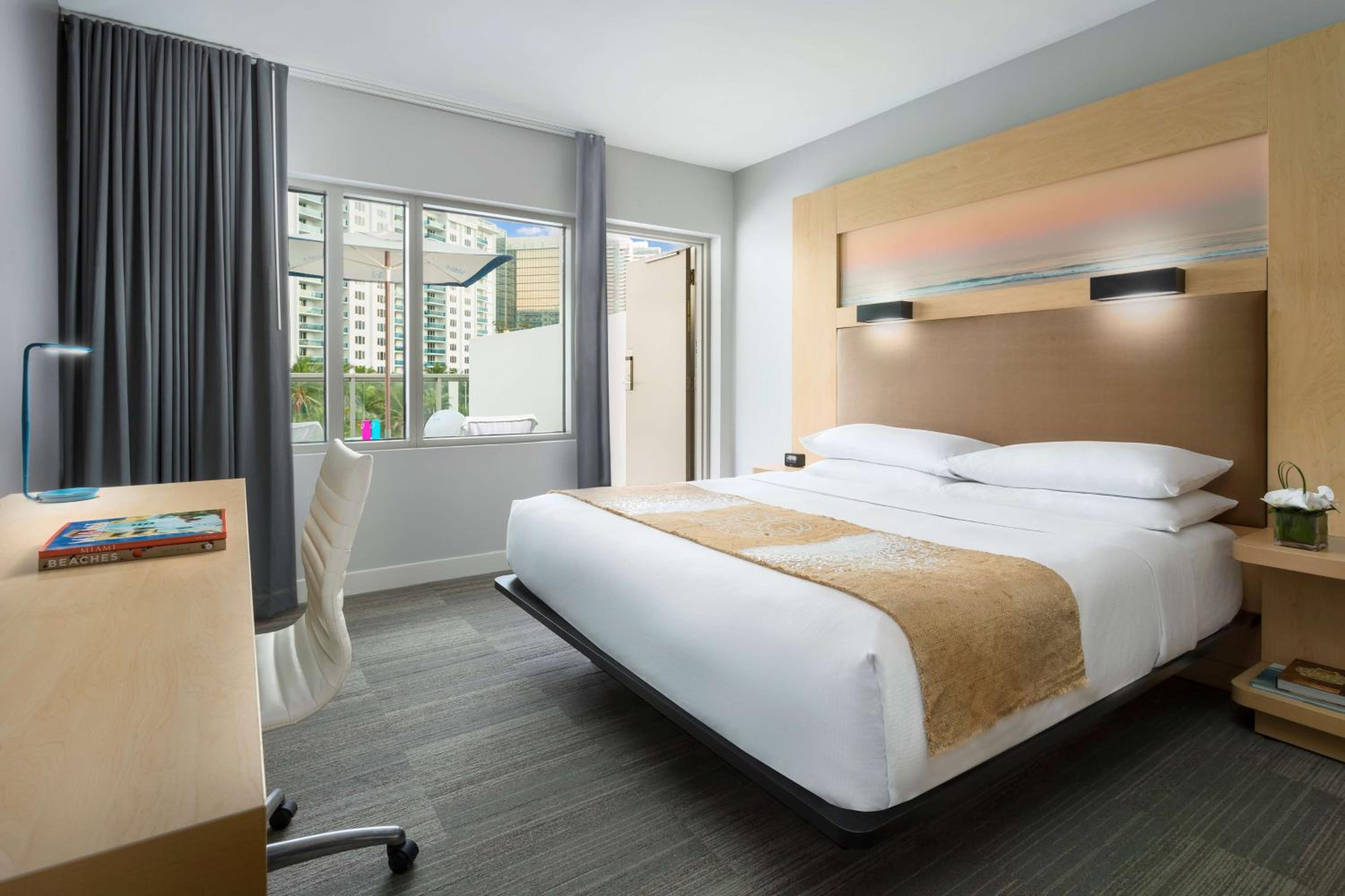 1 KING BED TERRACE POOL VIEW