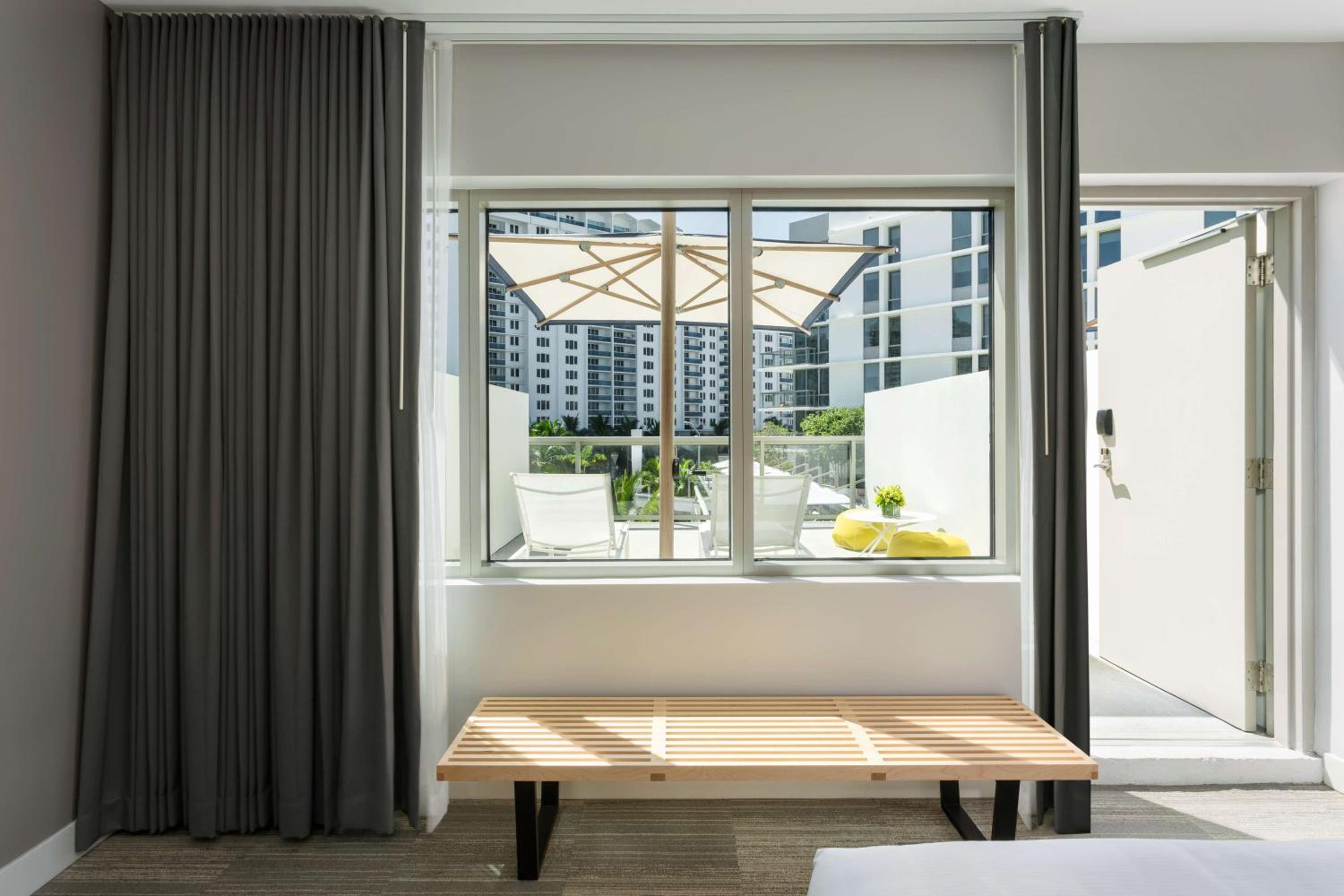 1 KING BED TERRACE POOL VIEW