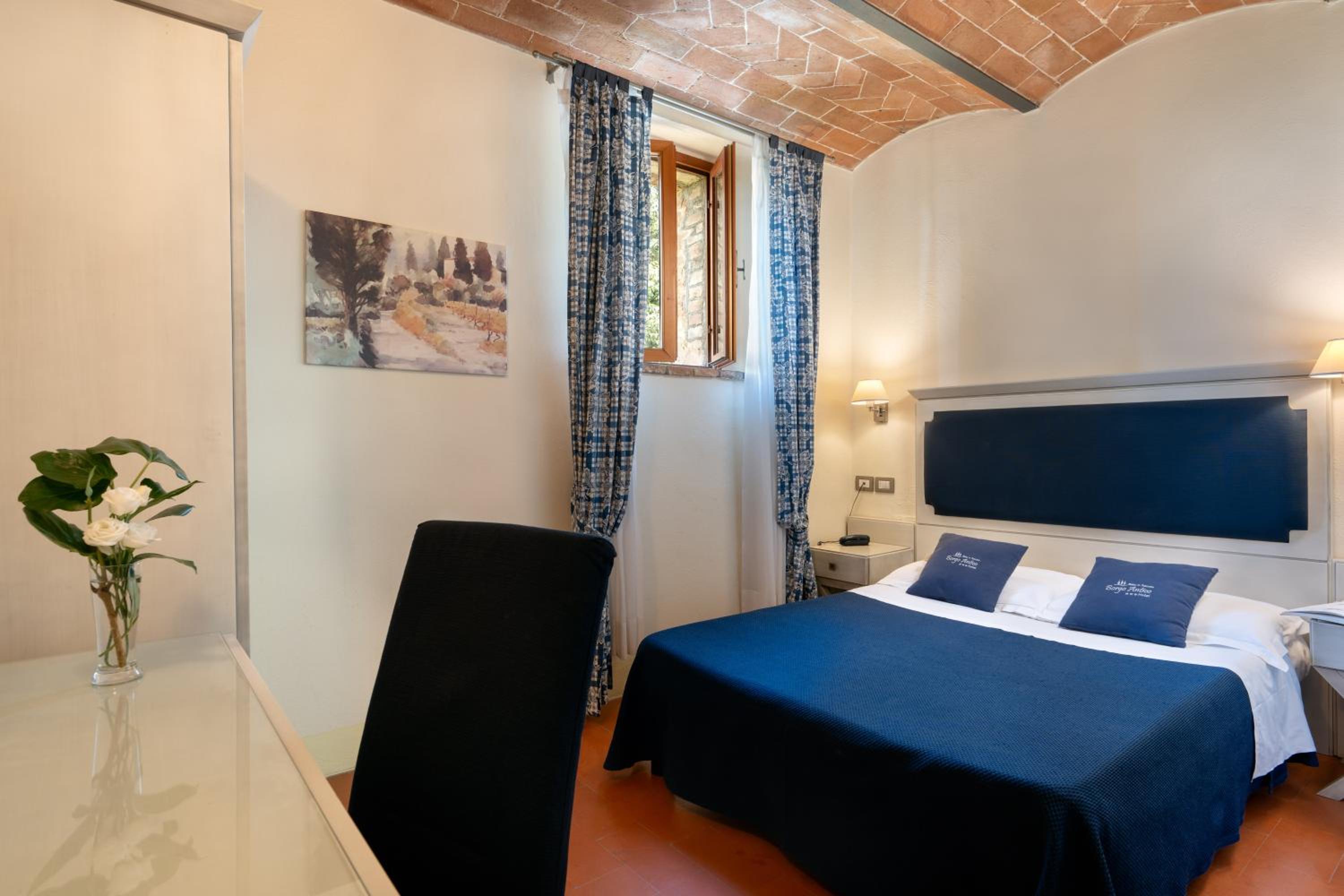 Standard Double or Twin Room - Photo 2
