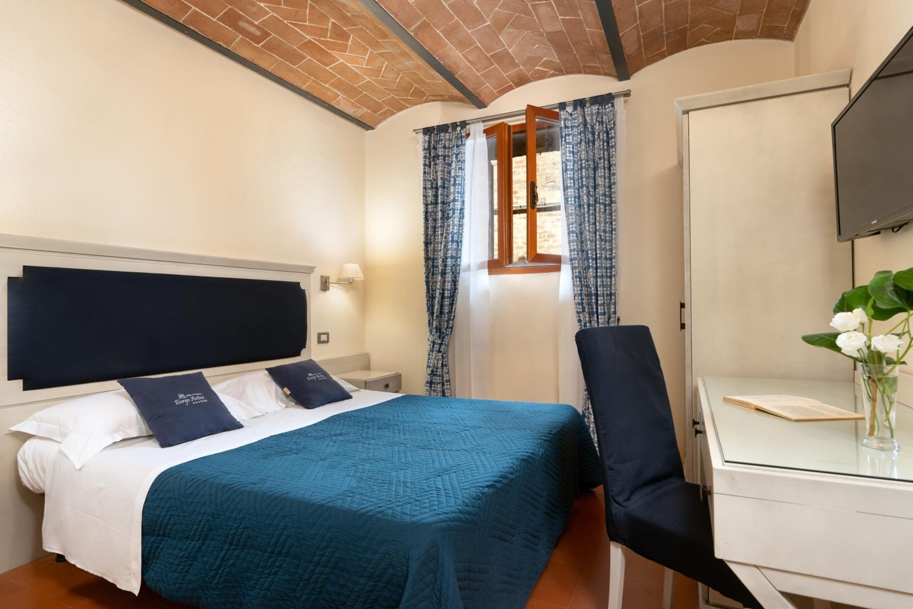 Standard Double or Twin Room - Photo 1