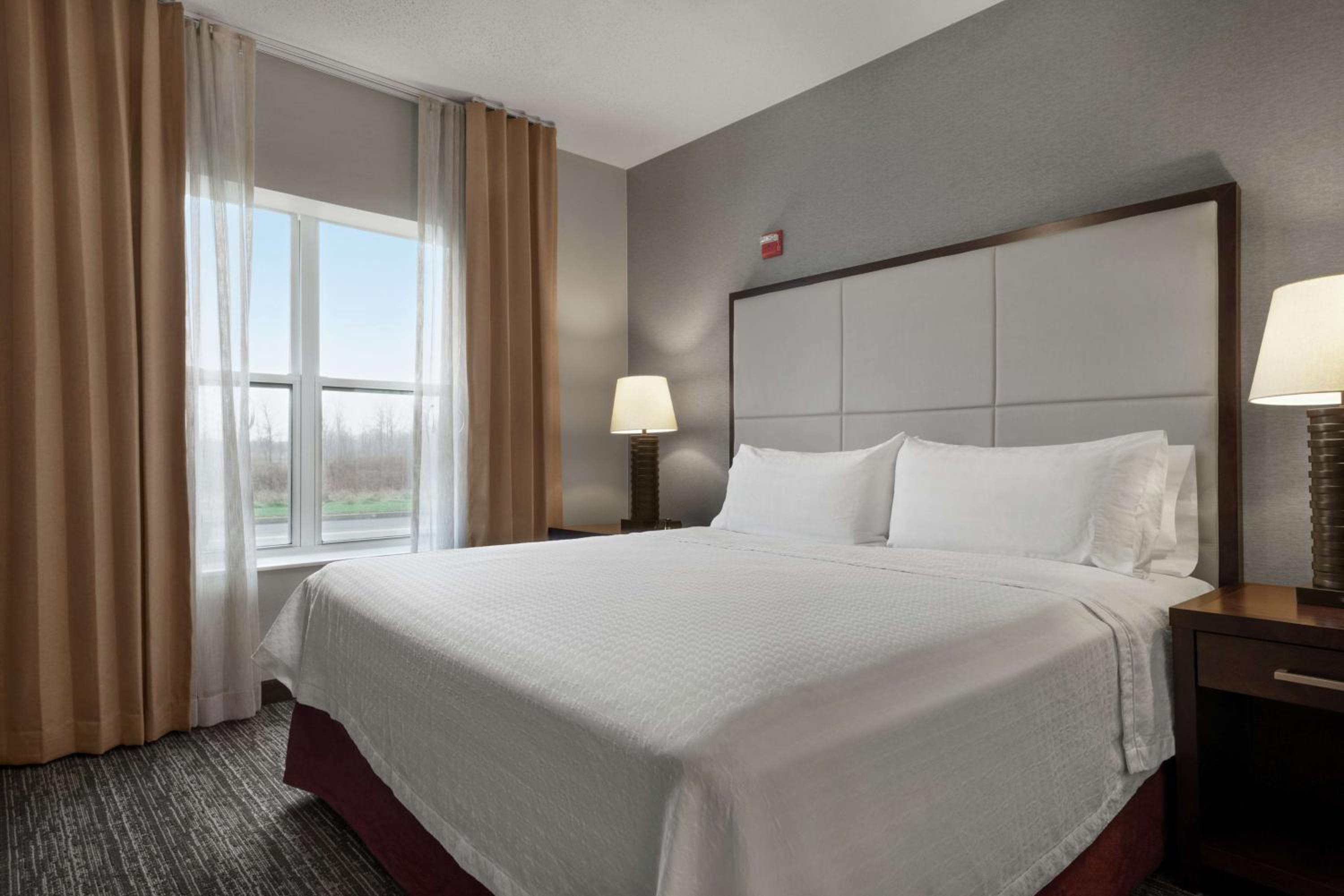 One-Bedroom King Suite - Non-Smoking - Photo 1