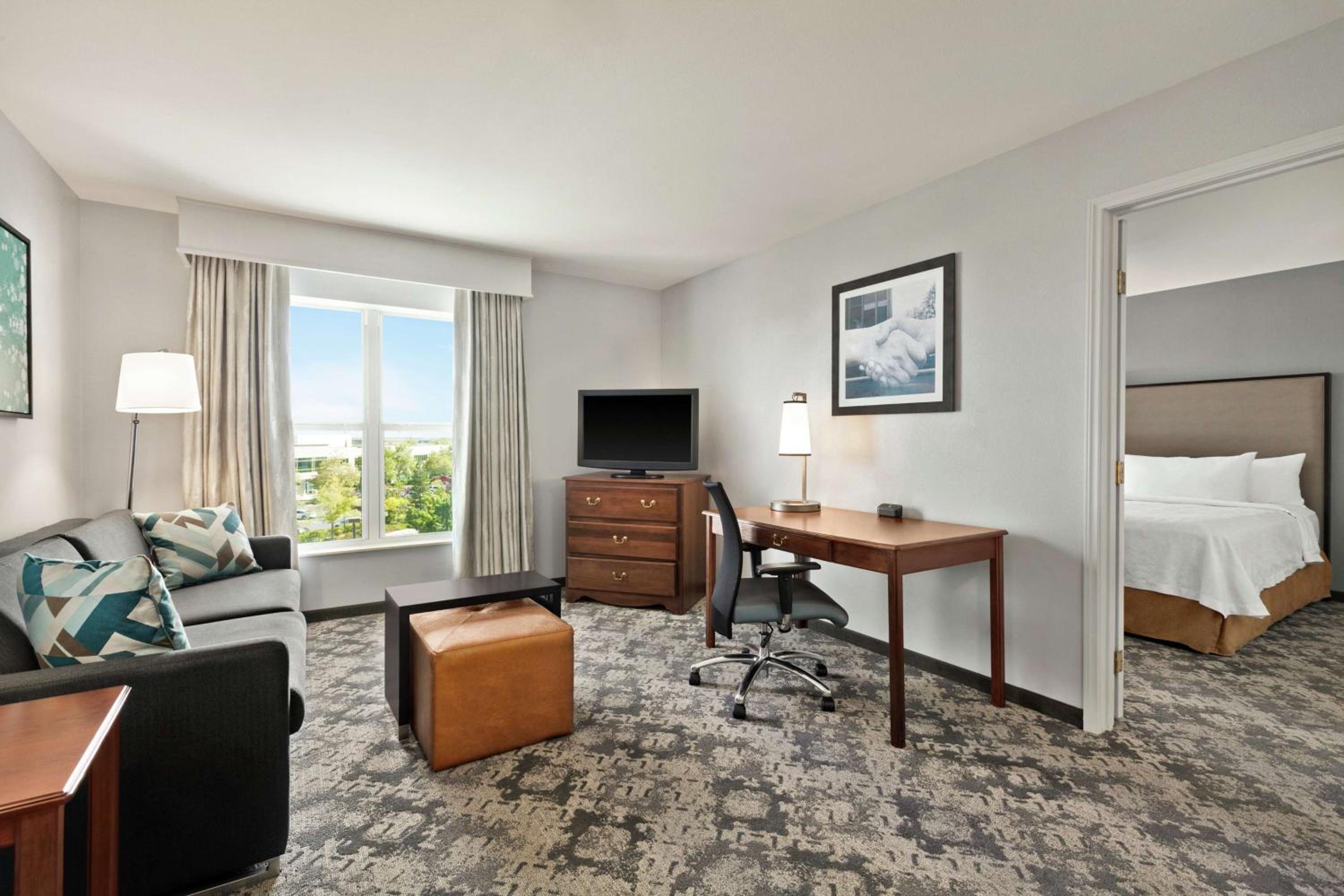 One-Bedroom Queen Suite with Two Queen Beds - Non-Smoking - Photo 7