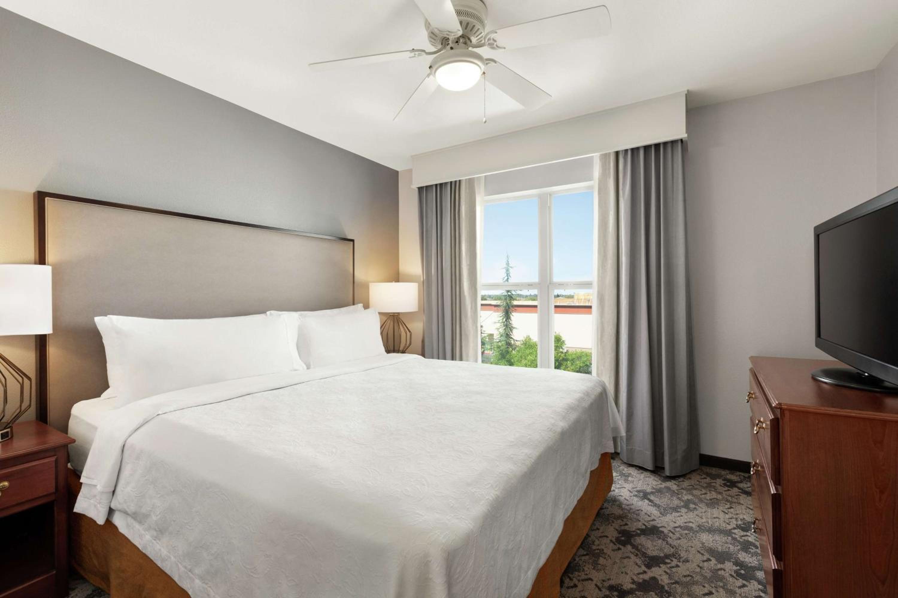 One-Bedroom King Suite - Non-Smoking - Photo 8