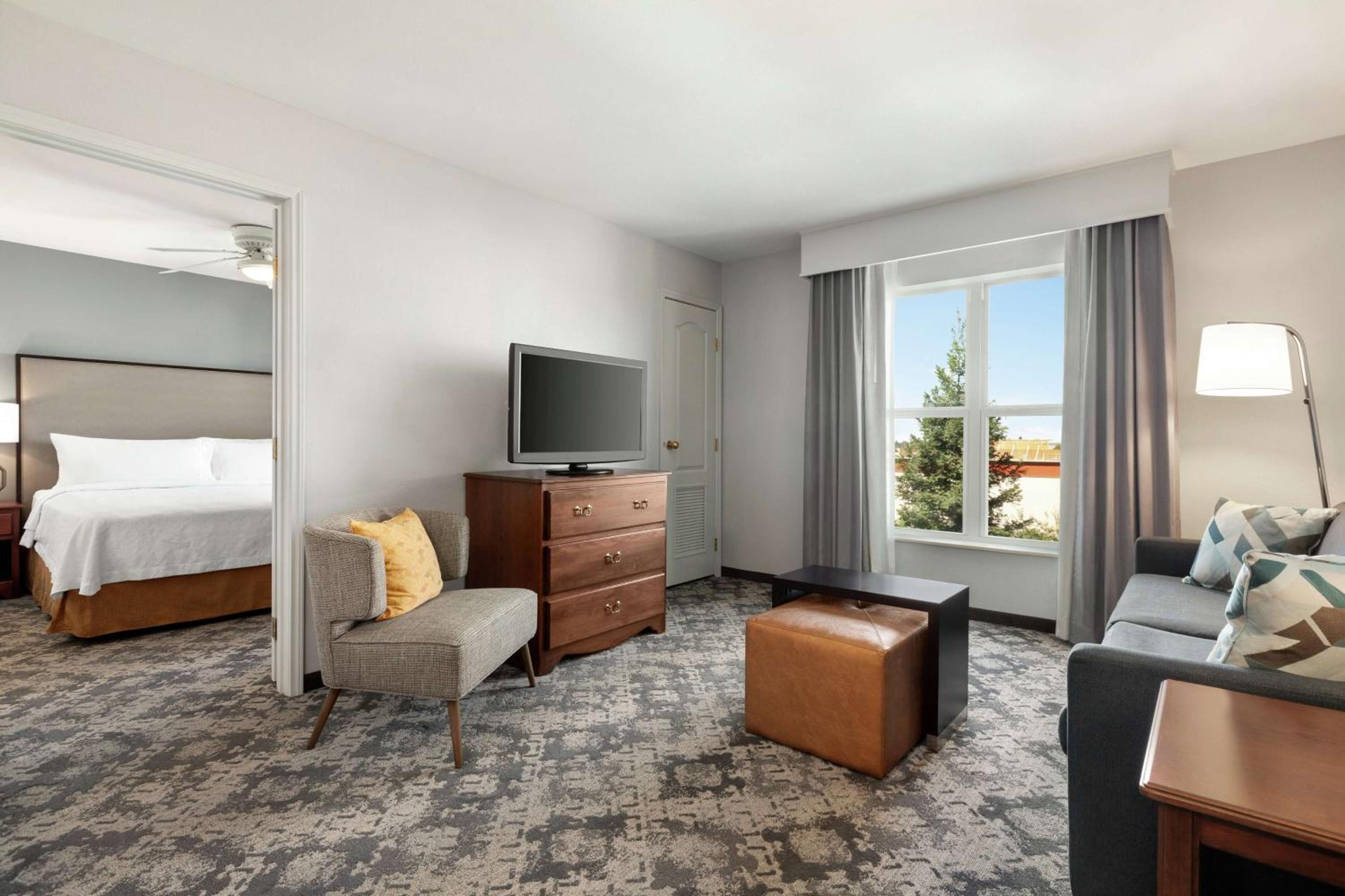 One-Bedroom King Suite - Non-Smoking - Photo 7