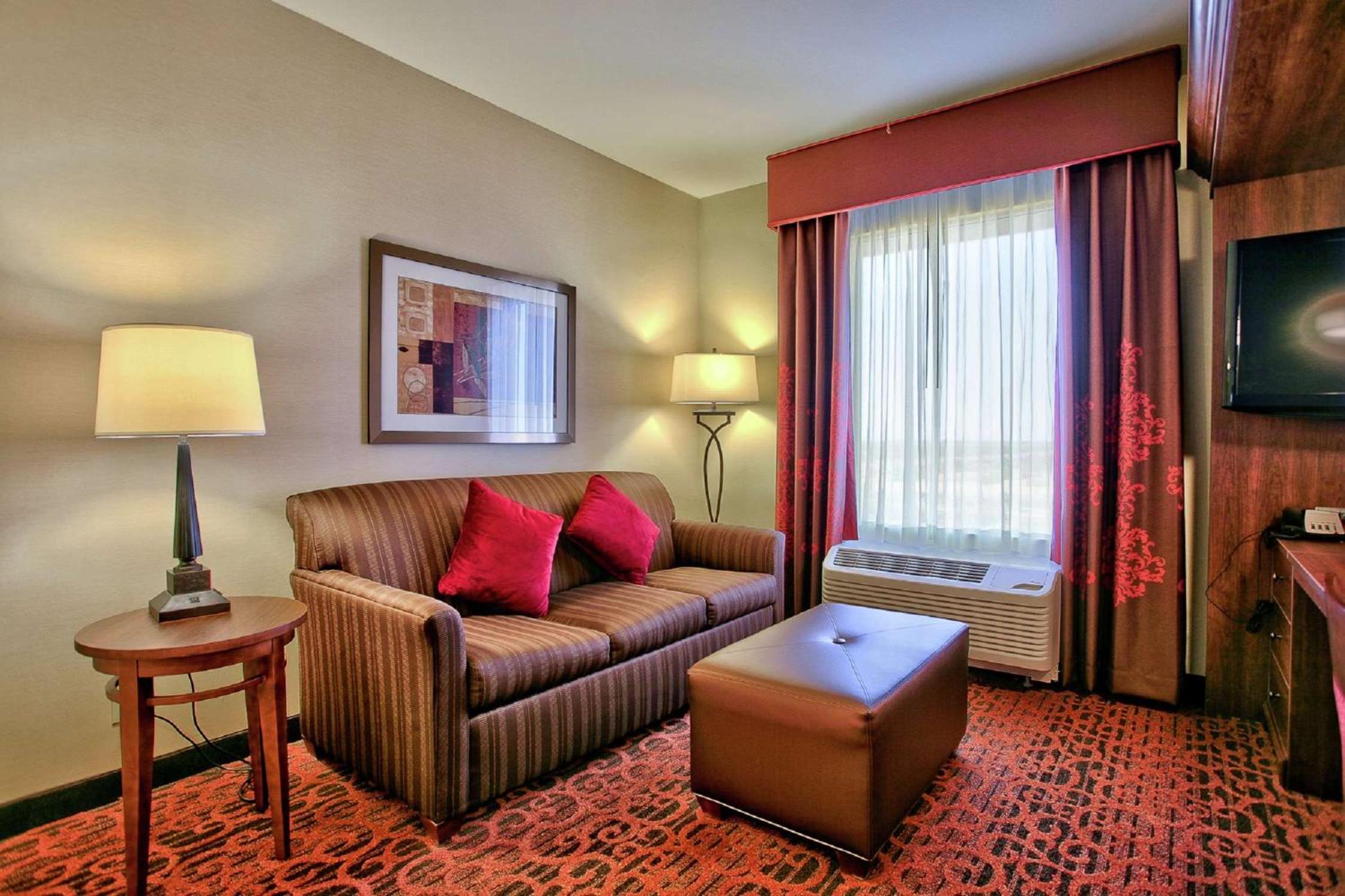 King Room with Sofa Bed - Non-Smoking - Photo 8