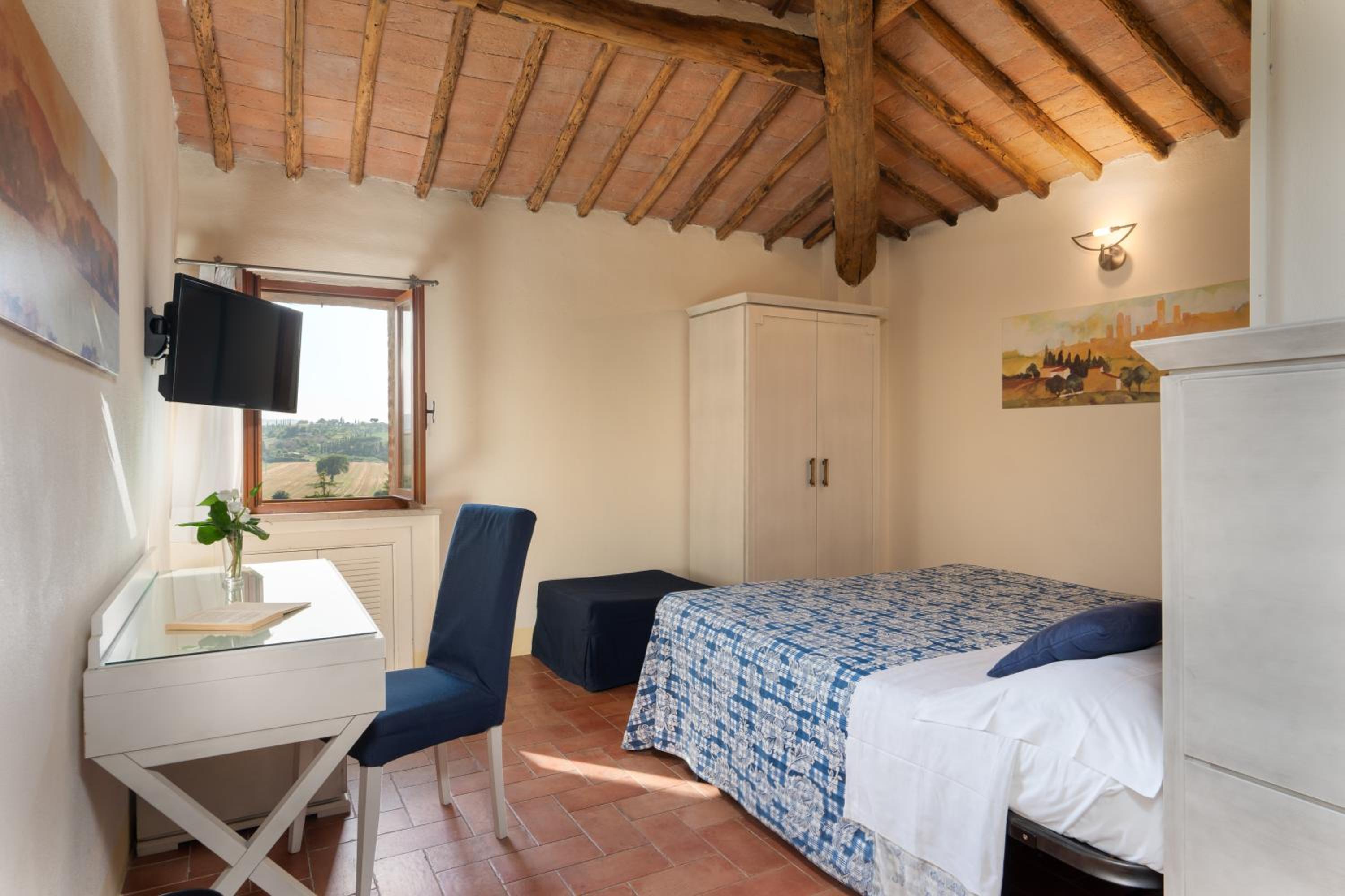 Quadruple Room - Photo 6