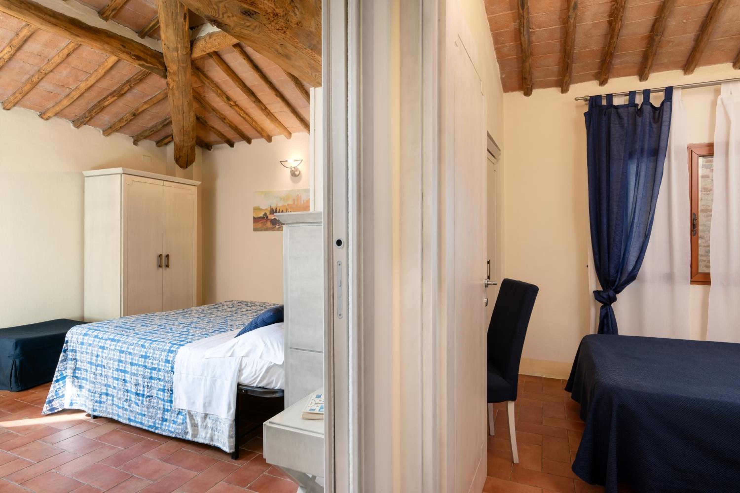 Quadruple Room - Photo 3