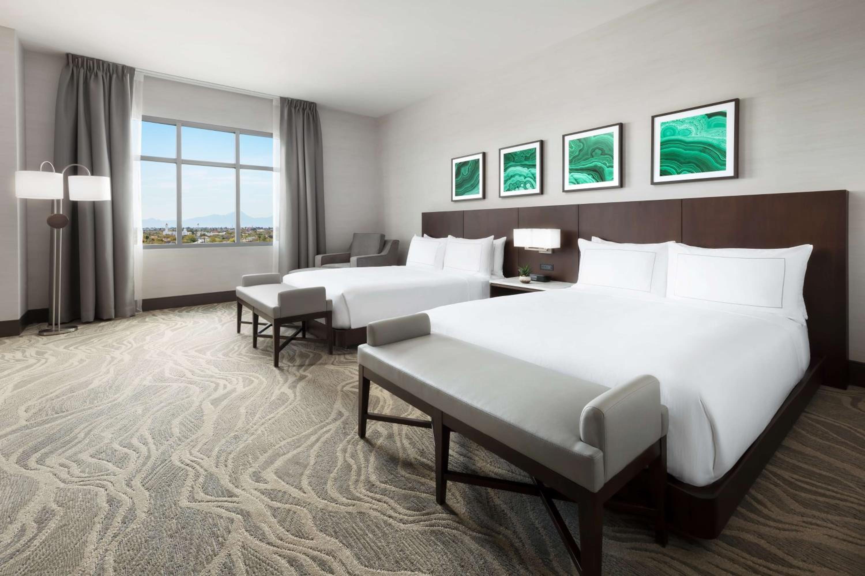 Queen Room with Two Queen Beds and Balcony - Mobility Accessible - Photo 6