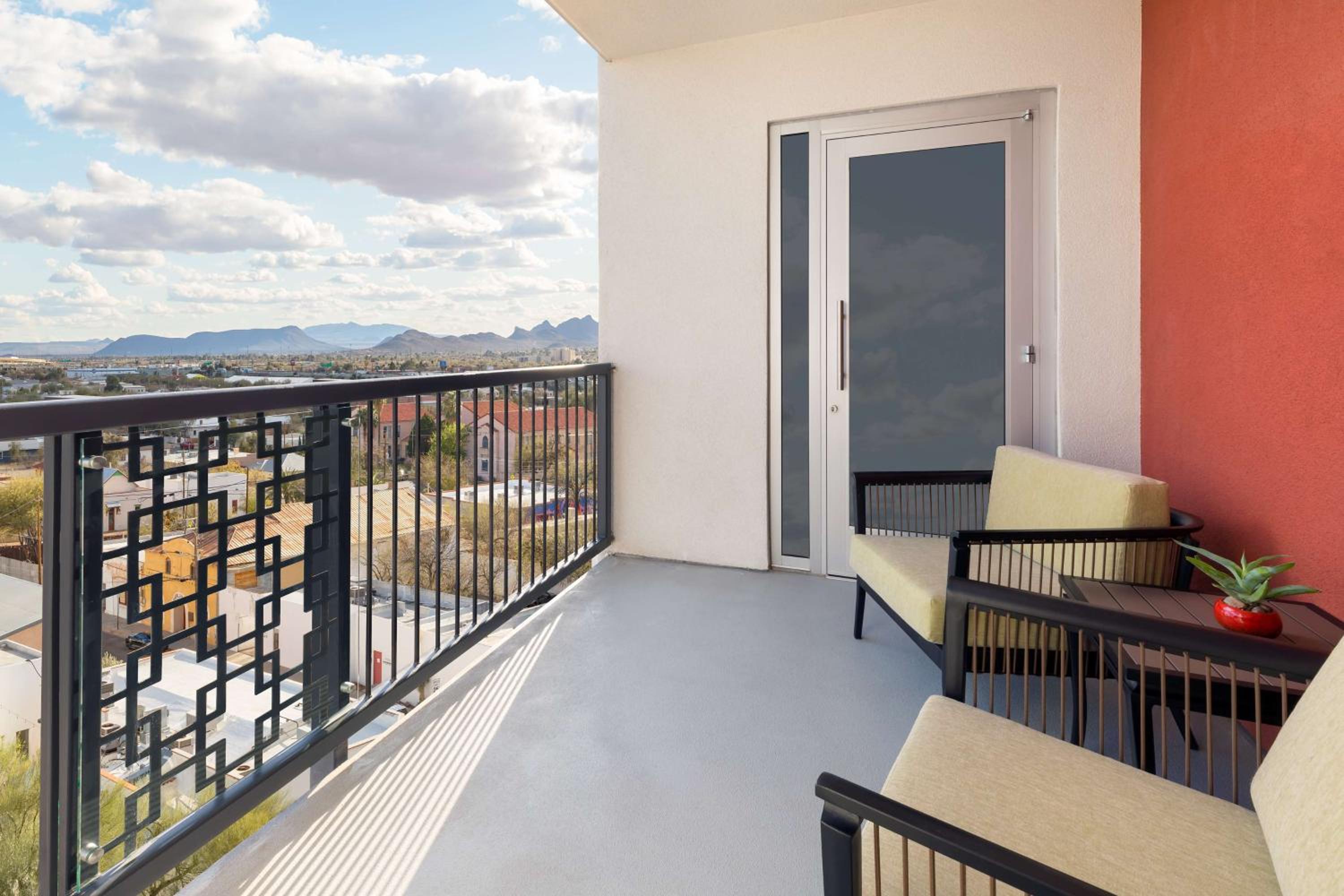 Queen Room with Two Queen Beds and Balcony - Mobility Accessible - Photo 3