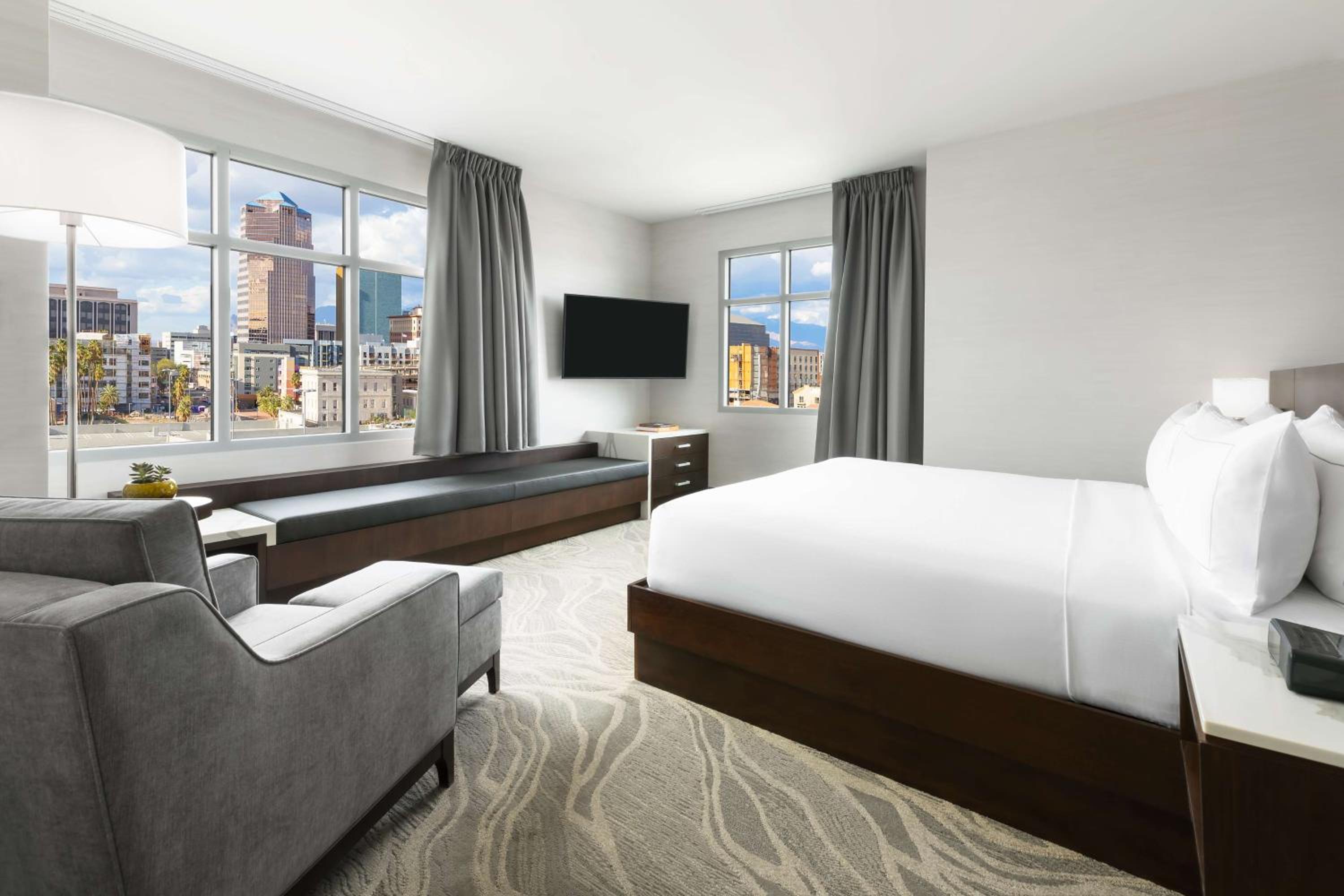 Deluxe King Room - Photo 5