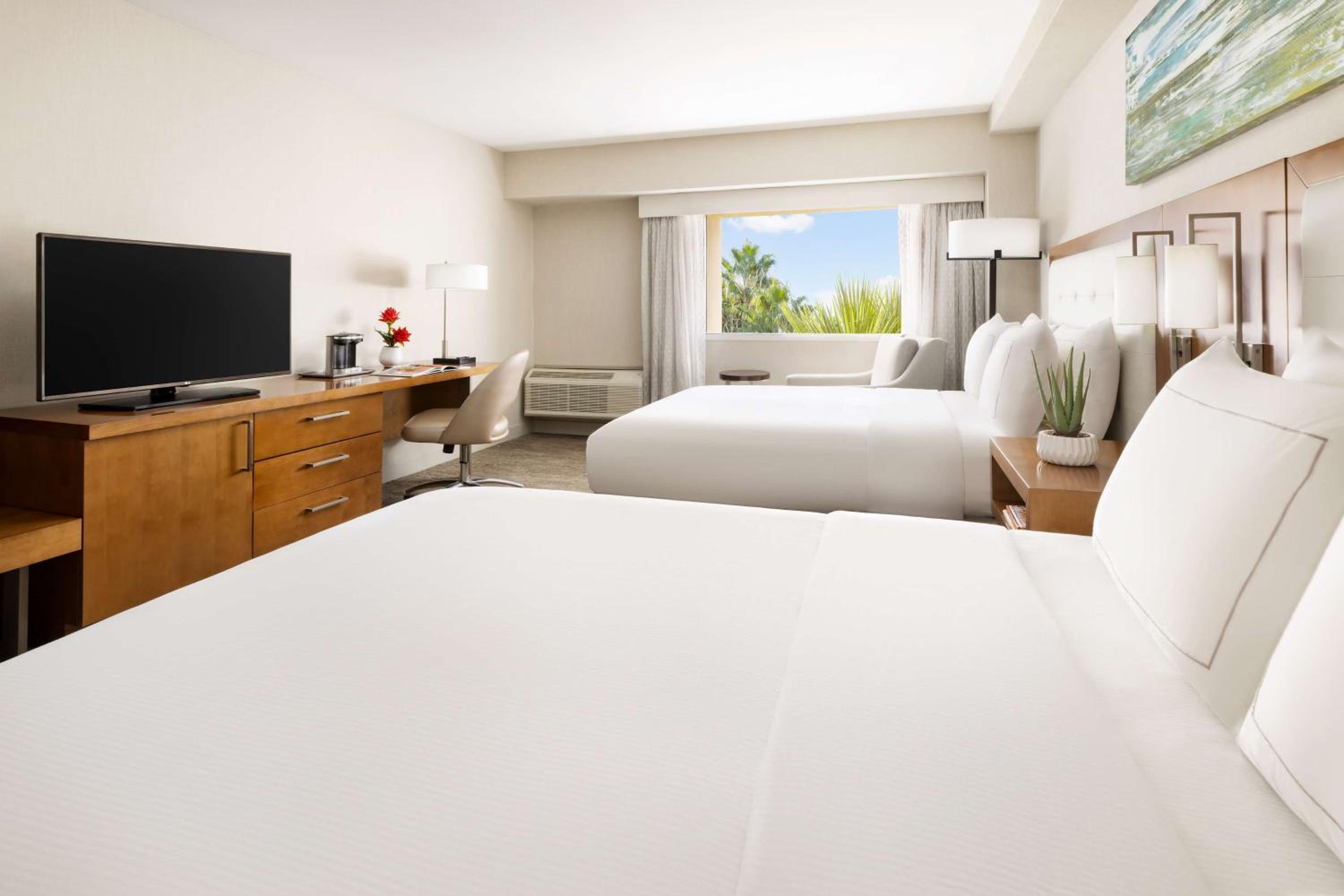 Executive Queen Room With Two Queen Beds photo 3