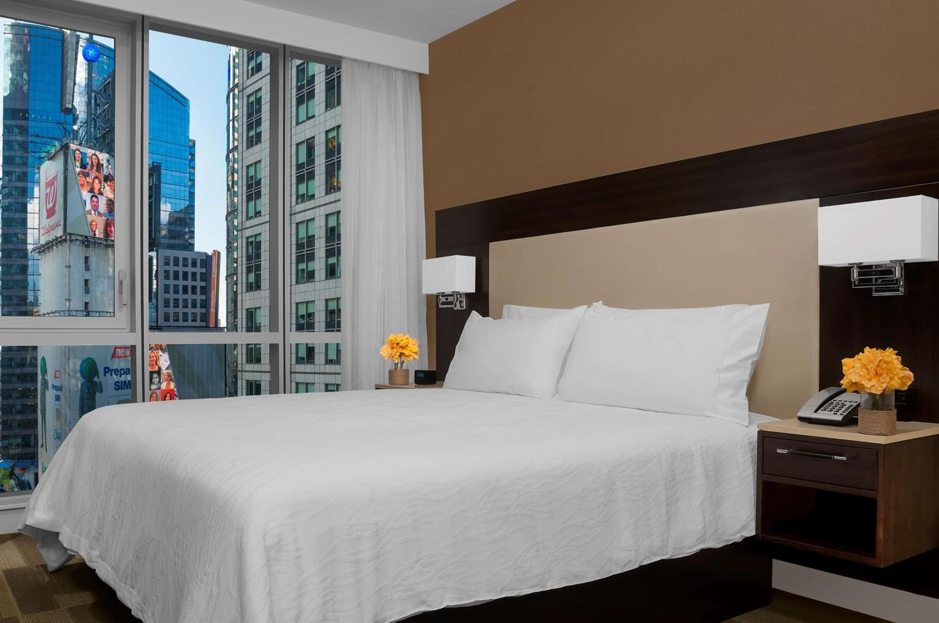 King Corner Room with Times Square View