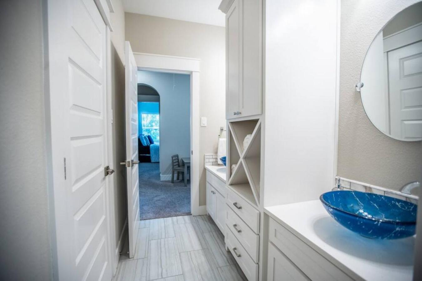 Three-Bedroom House photo 2