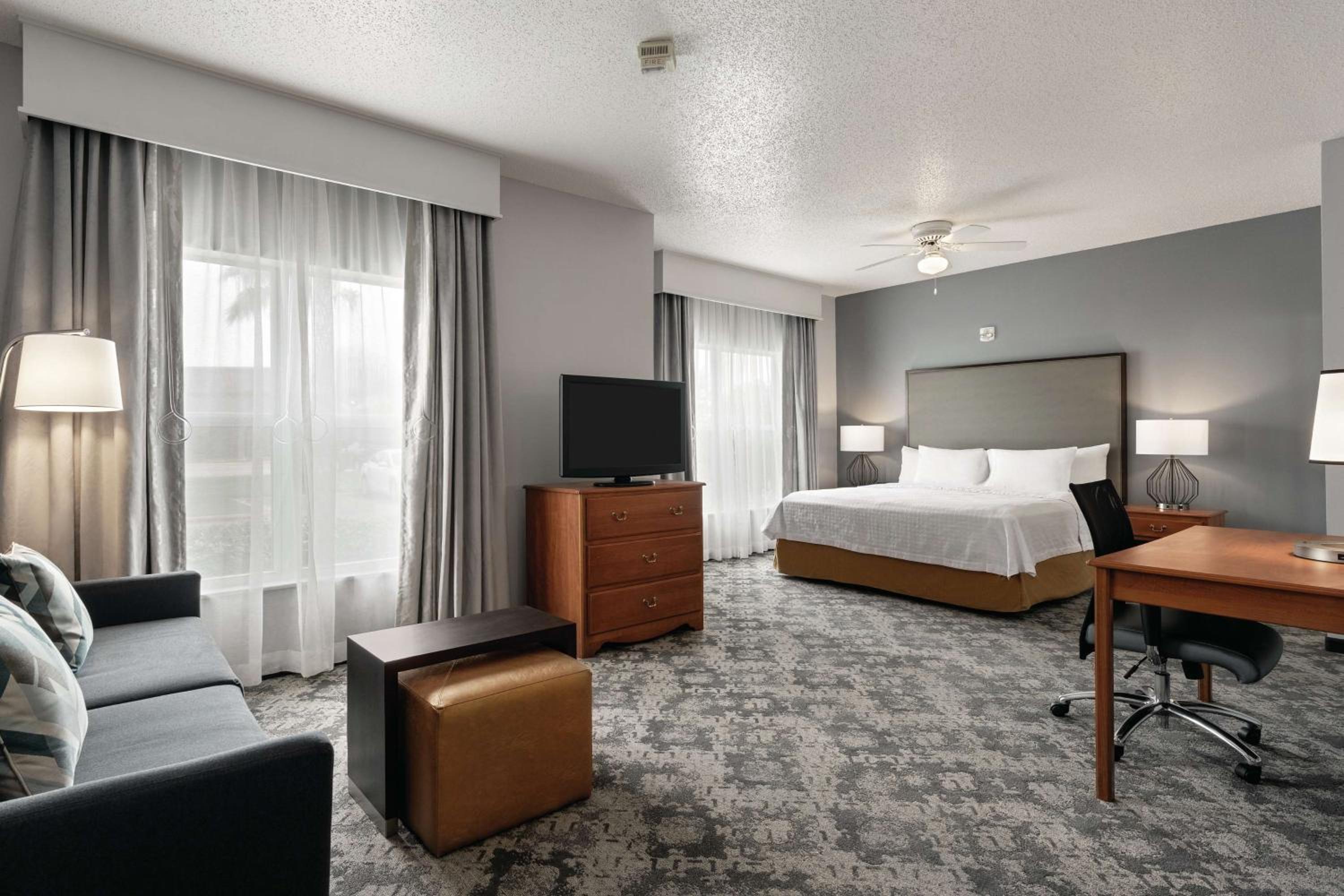 One-Bedroom King Suite - Non-Smoking - Photo 1