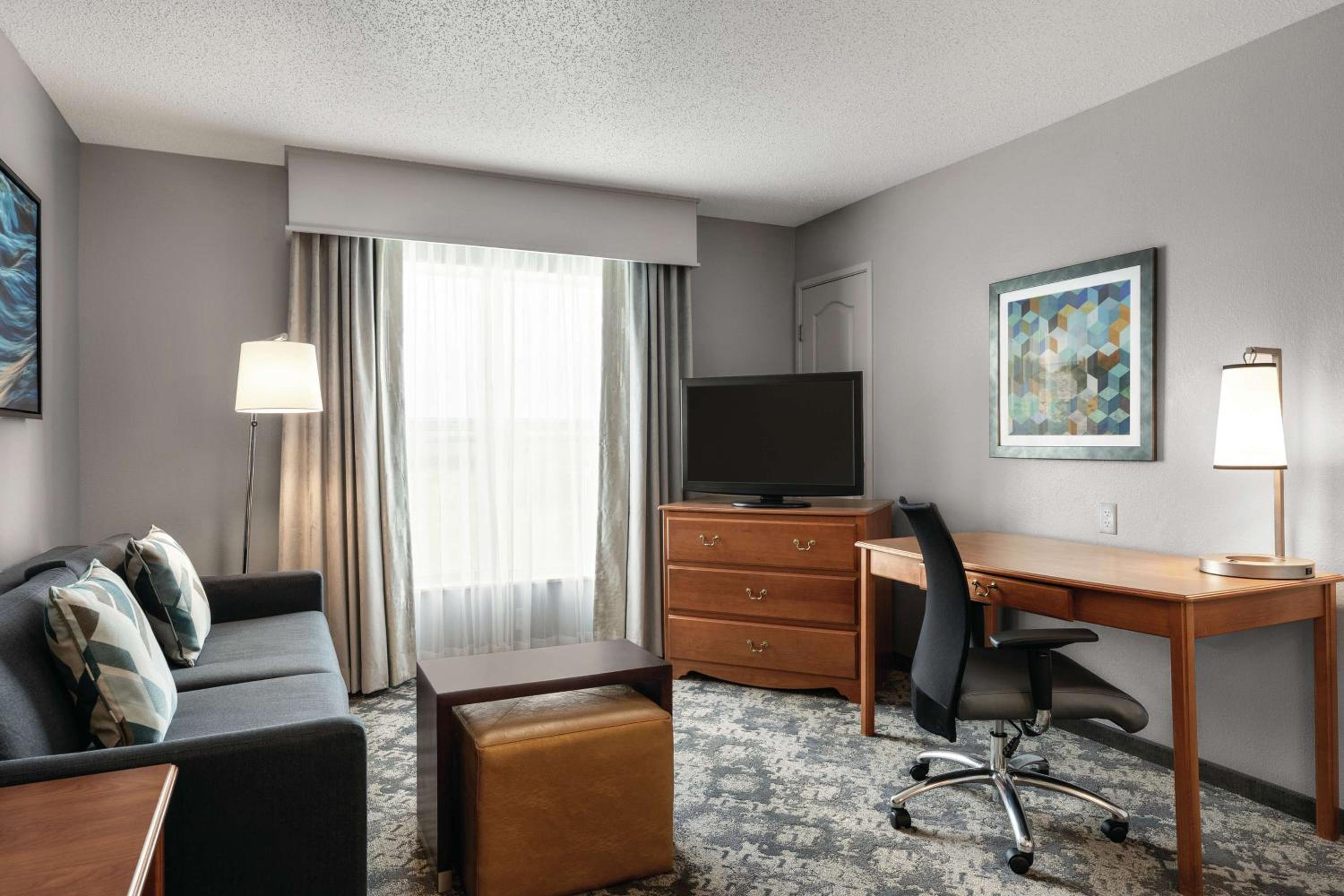 One-Bedroom King Suite - Non-Smoking - Photo 2
