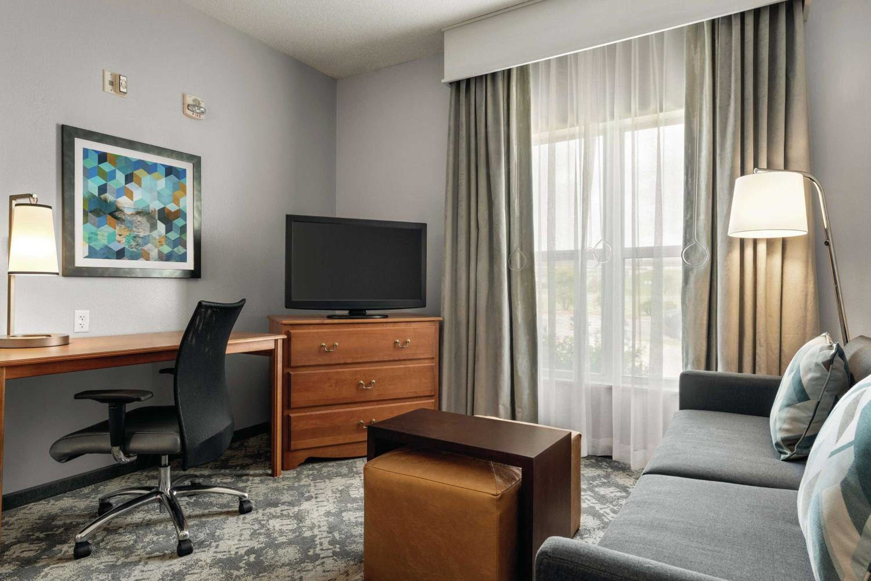 One-Bedroom Queen Suite with Two Queen Beds - Non-Smoking - Photo 1