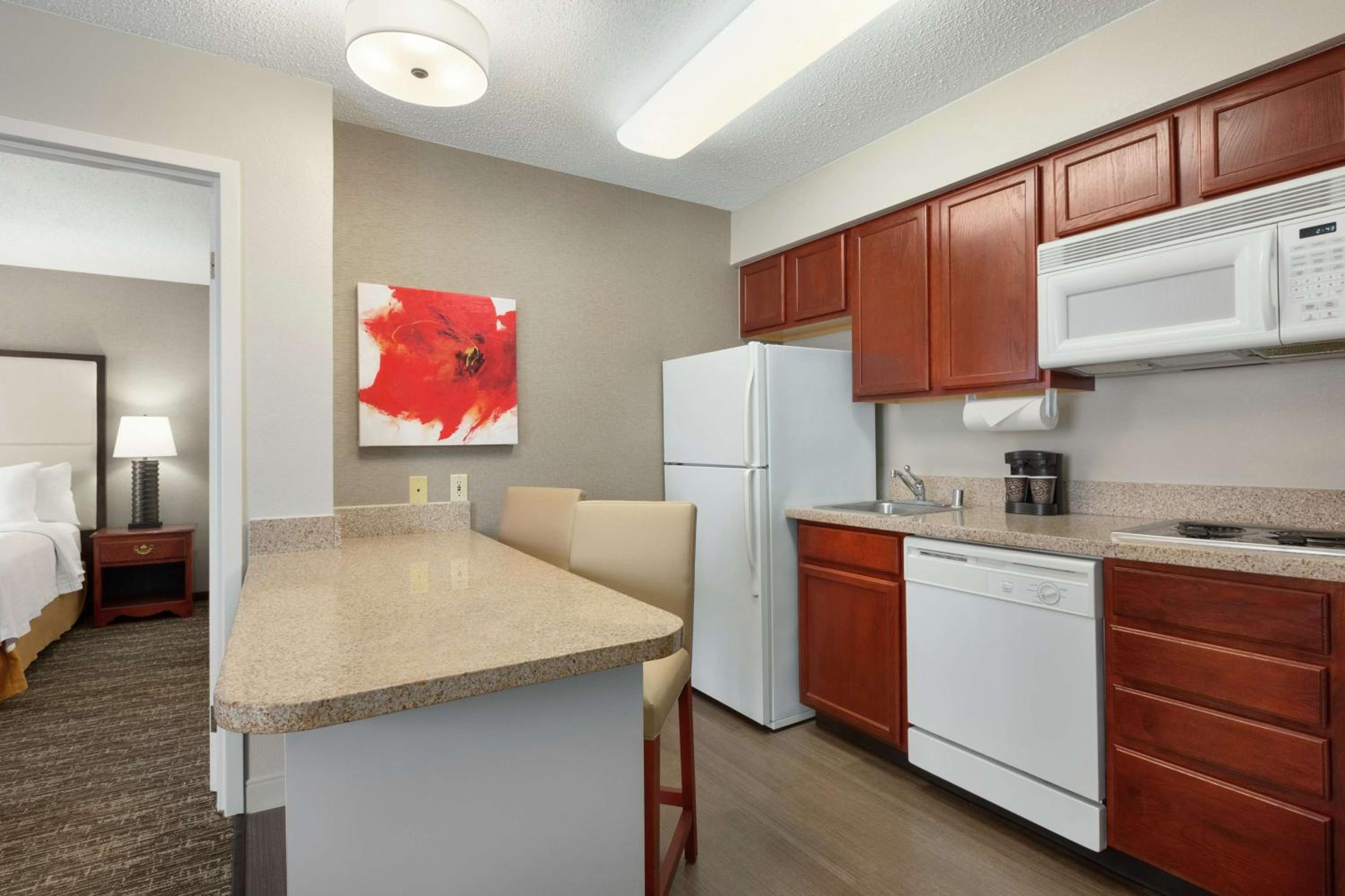 One-Bedroom King Suite - Photo 3