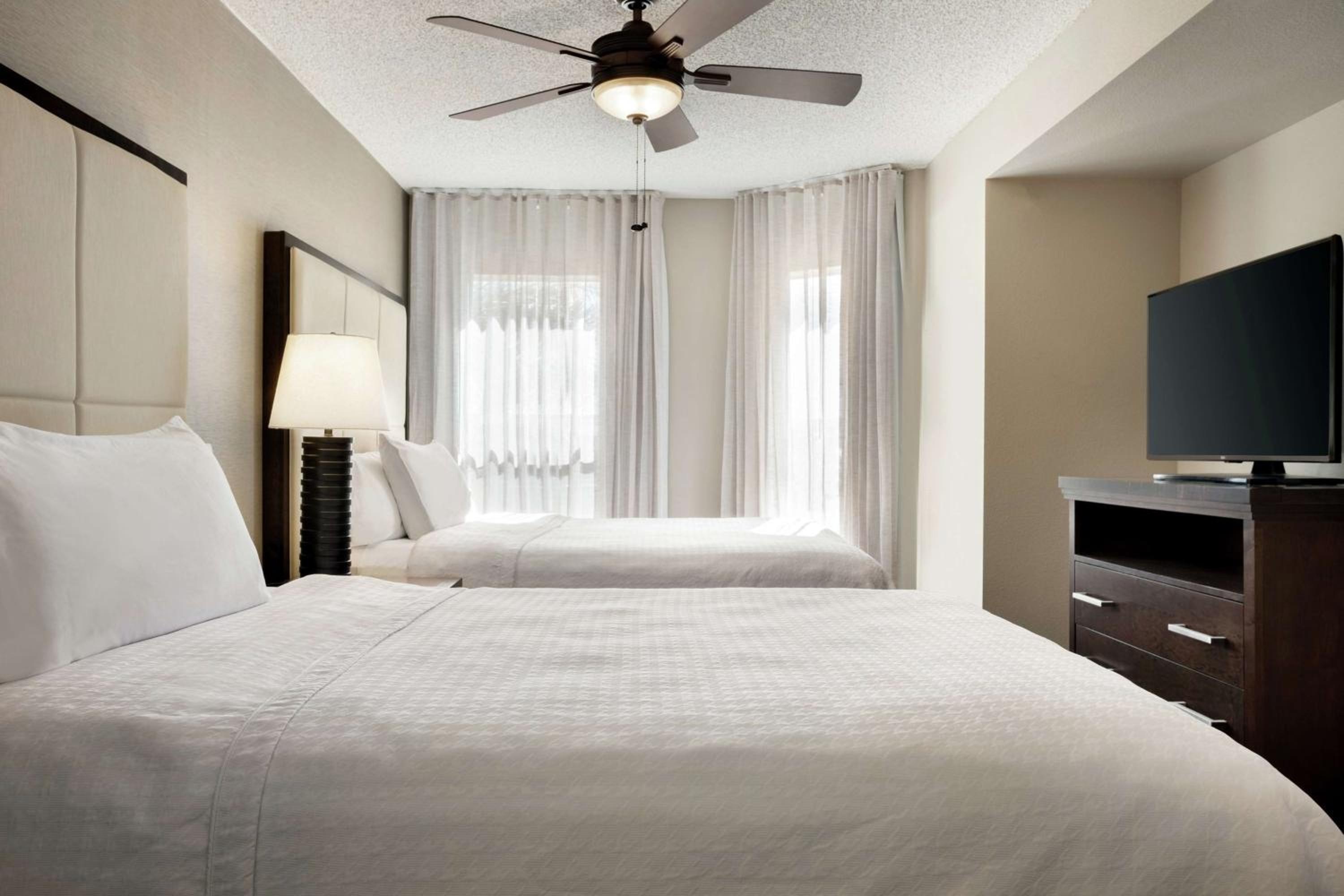 Double Suite with Fireplace - Photo 4