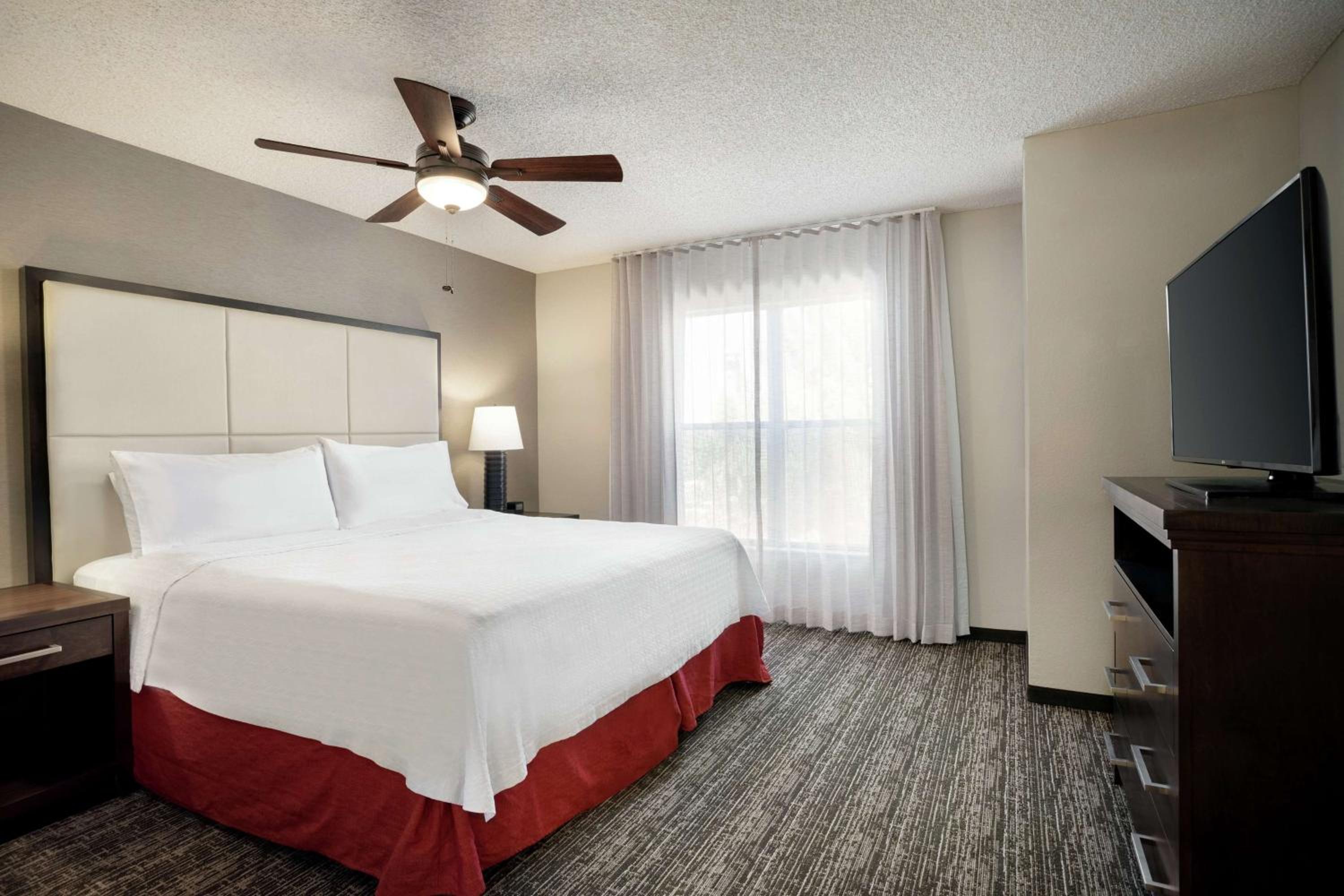 Two-Bedroom Suite - Photo 4