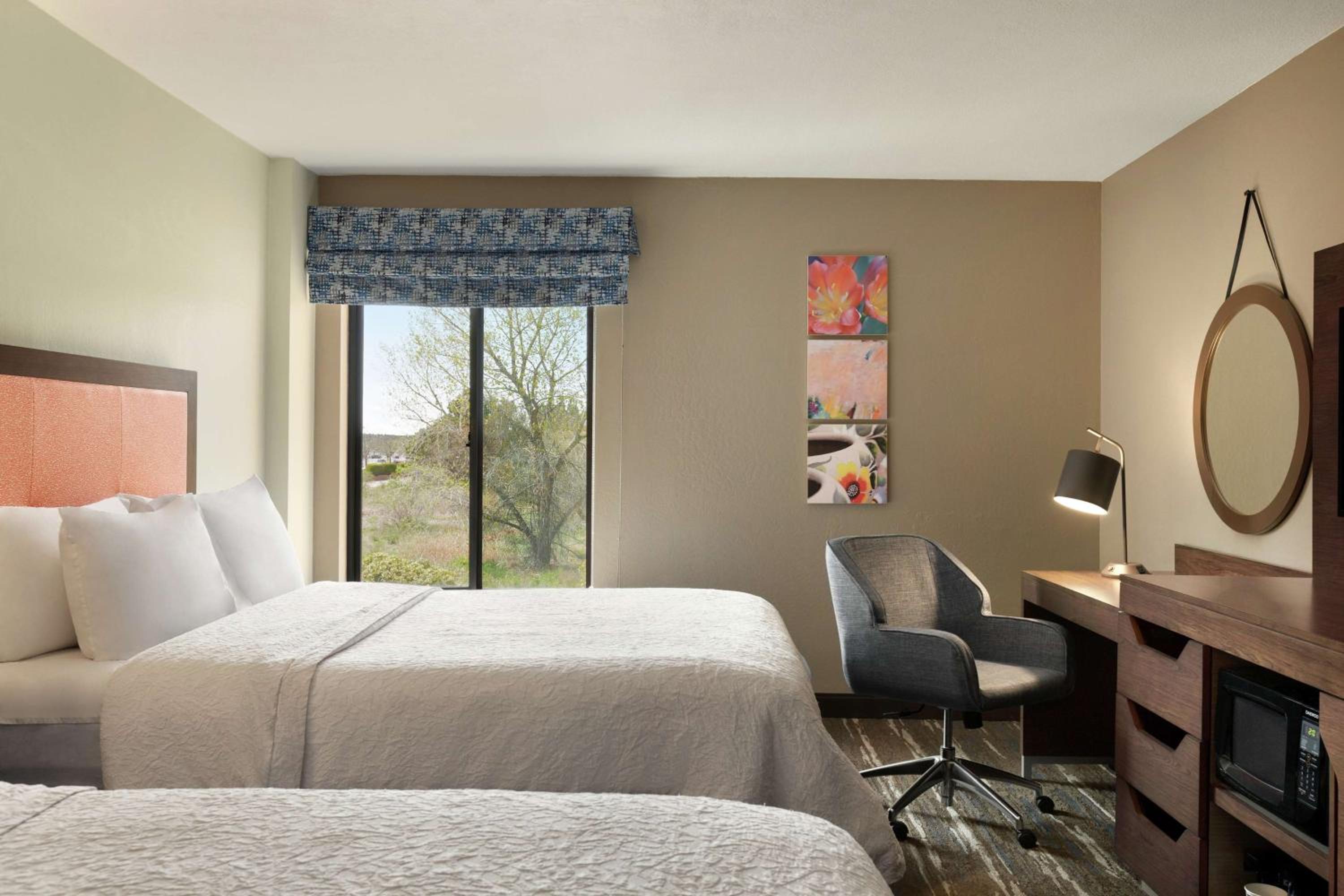 Room with Two Queen Beds - Non-Smoking - Photo 1