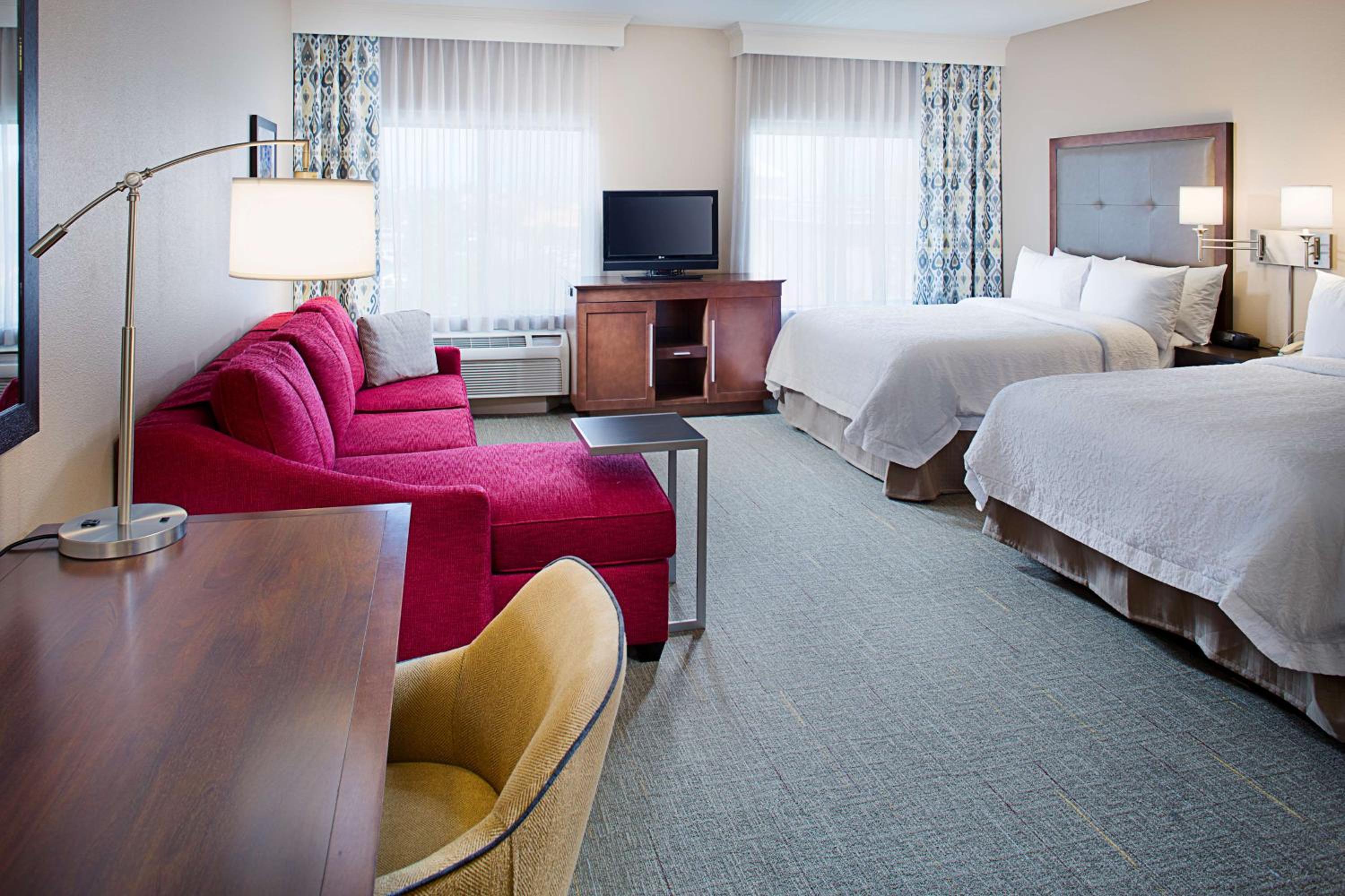 Queen Studio Suite with Two Queen Beds - Non-Smoking - Photo 1