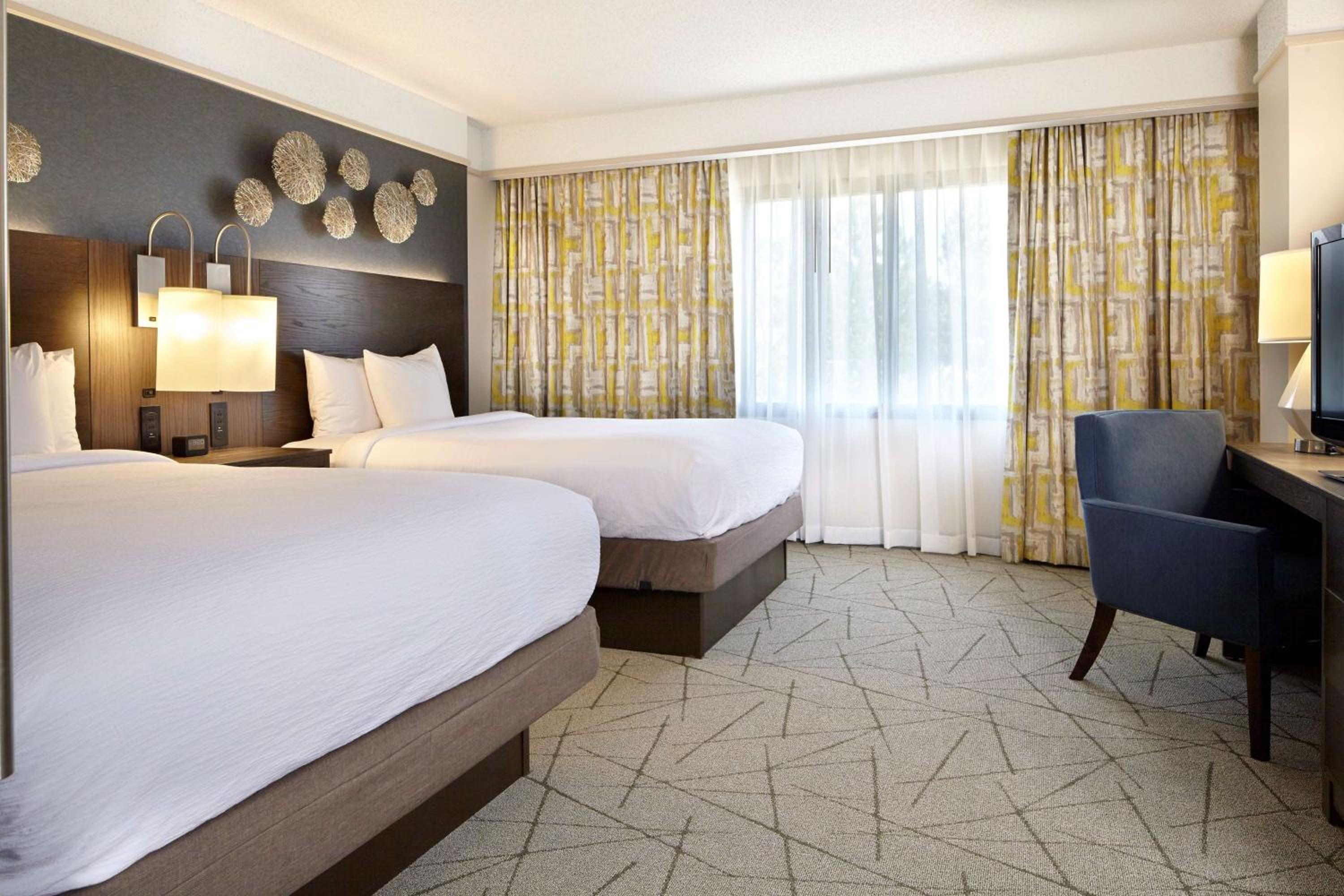 Suite with Two Queen Beds - Mobility Access/Non-Smoking - Photo 3