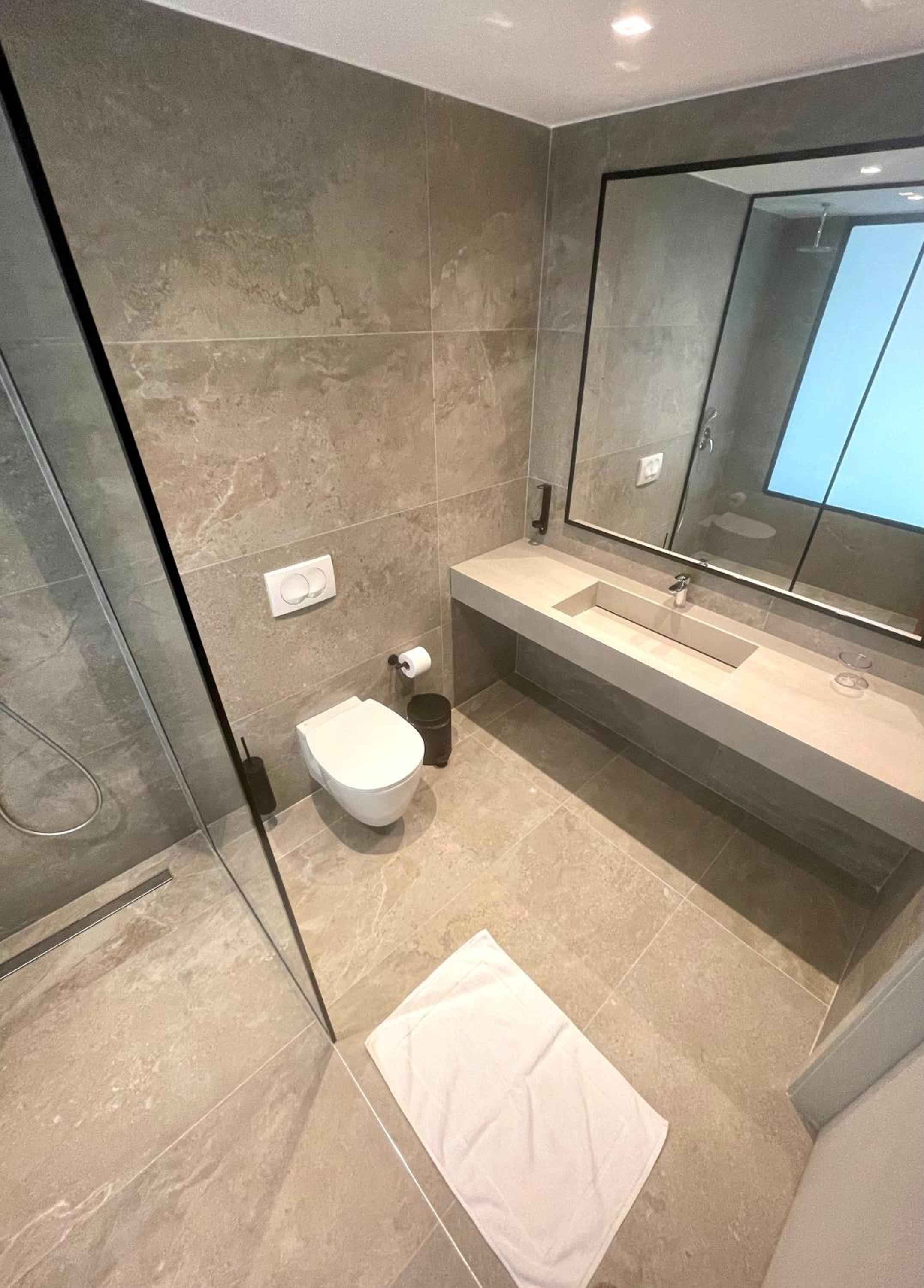 Deluxe Double Room with Bath photo 3