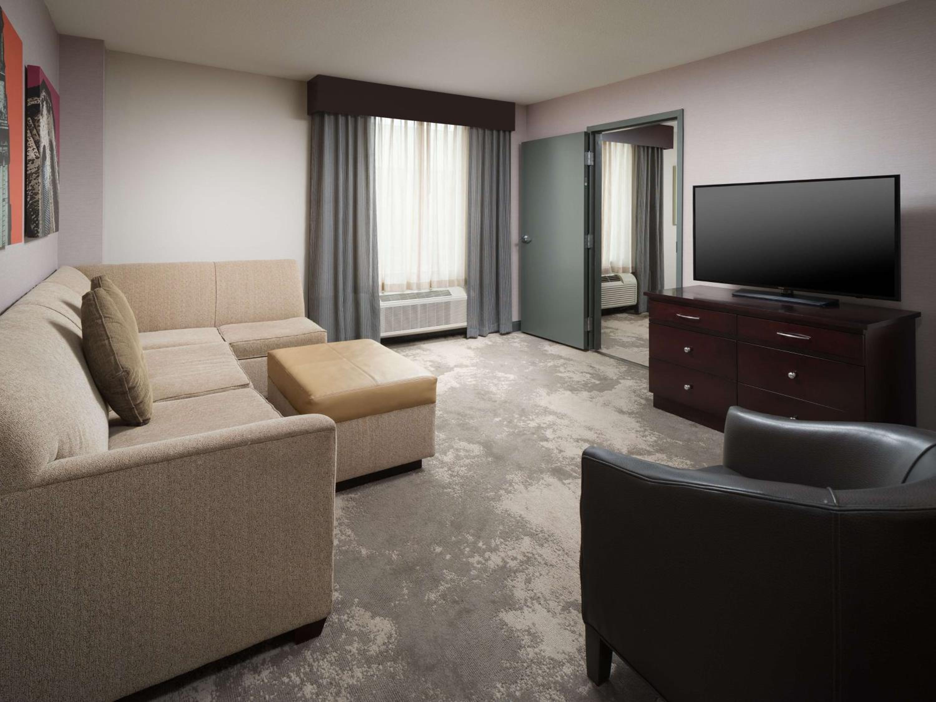King Suite with Sofa Bed - Photo 4
