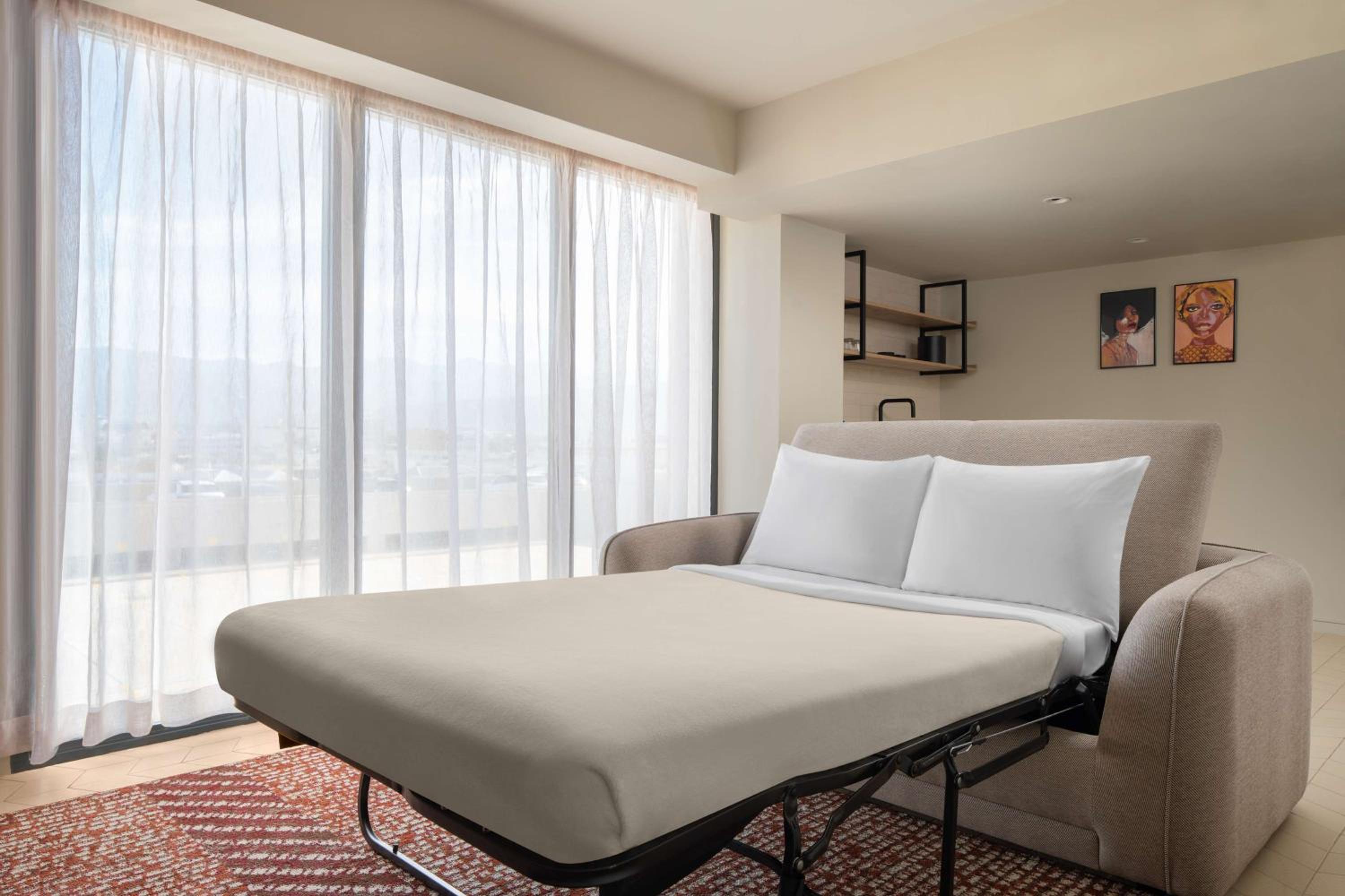 One-Bedroom Oceanfront King Suite with Balcony - Photo 1
