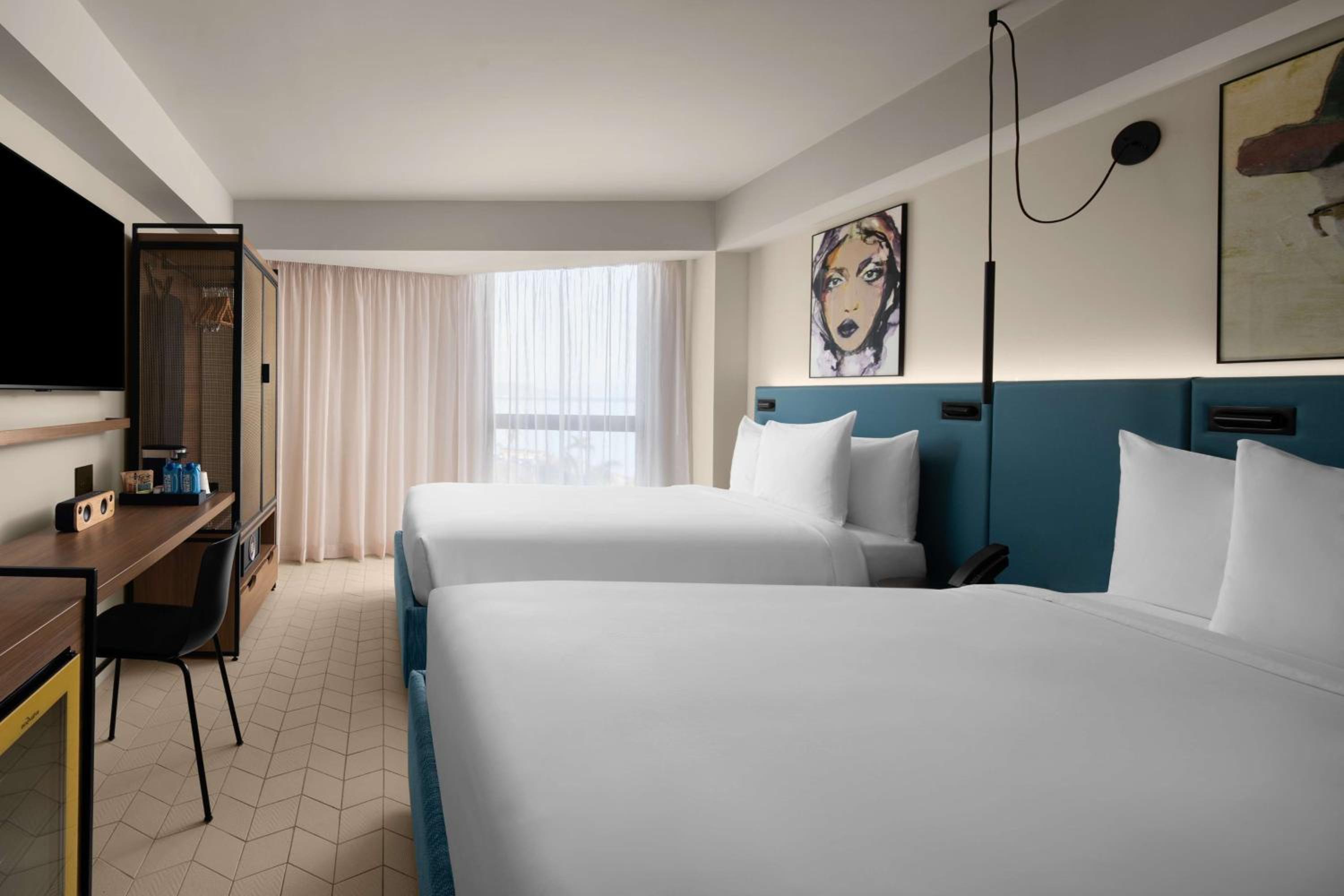 Double Room with City View - Photo 1