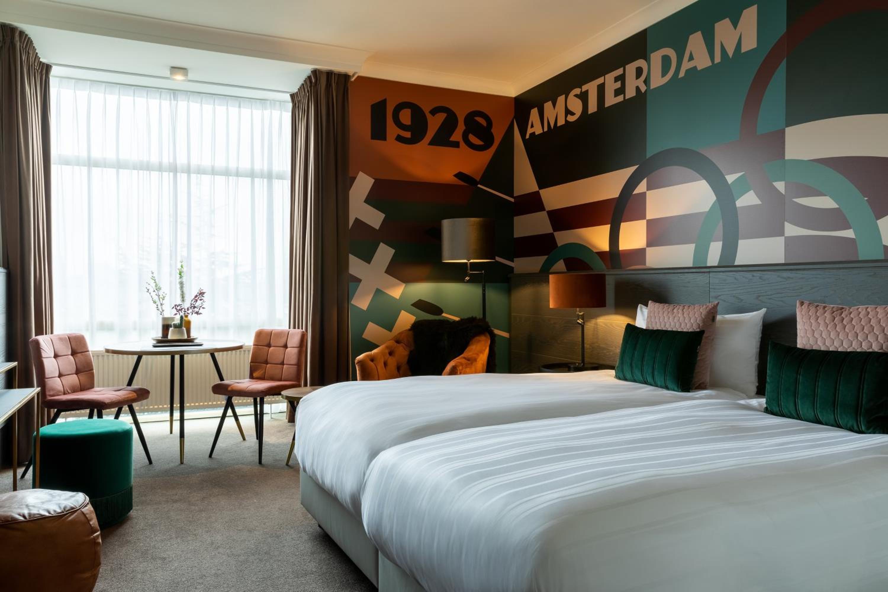 Deluxe Twin Room with Canal View photo 1