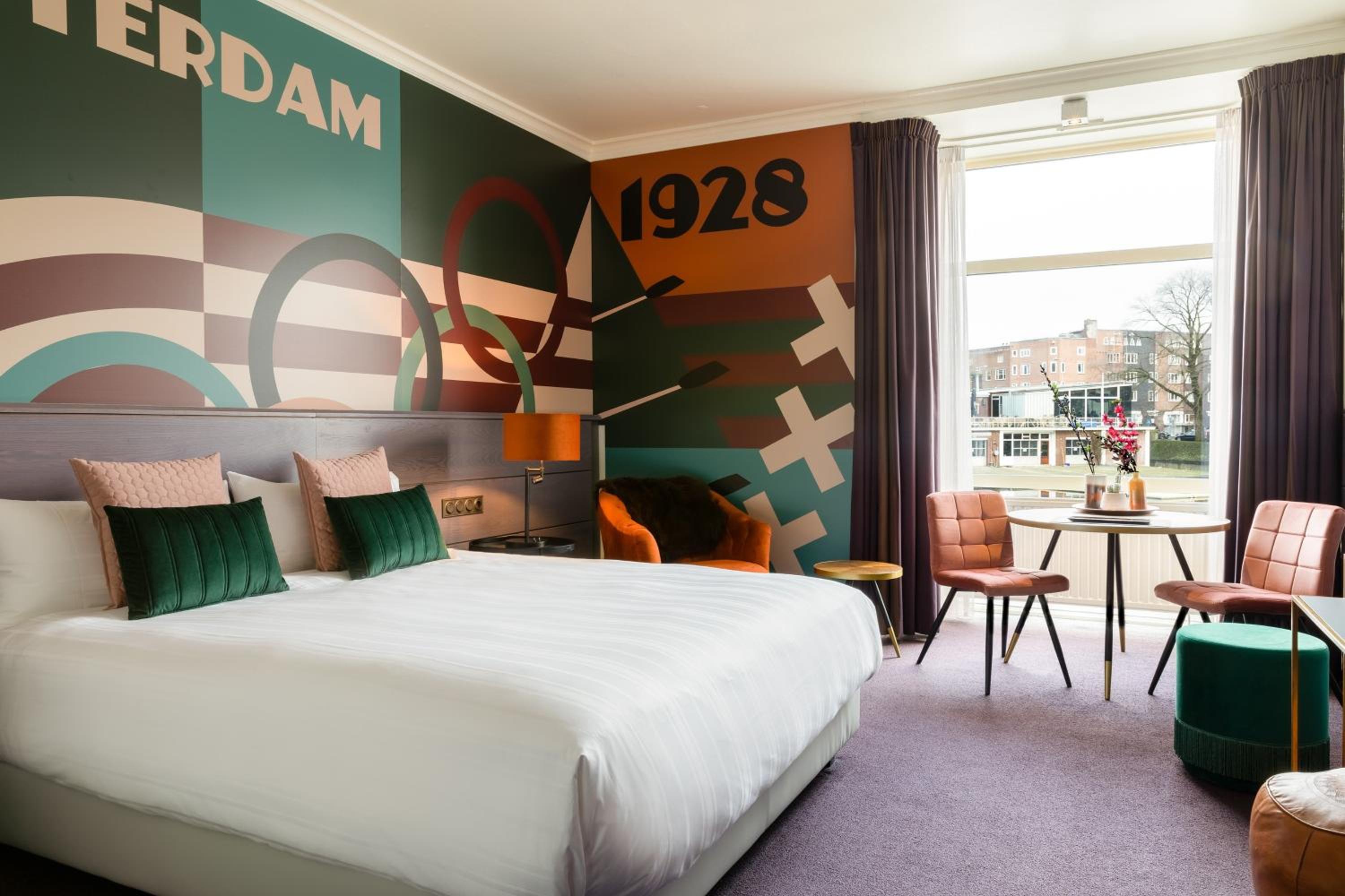 Deluxe King Room with Canal View photo 1