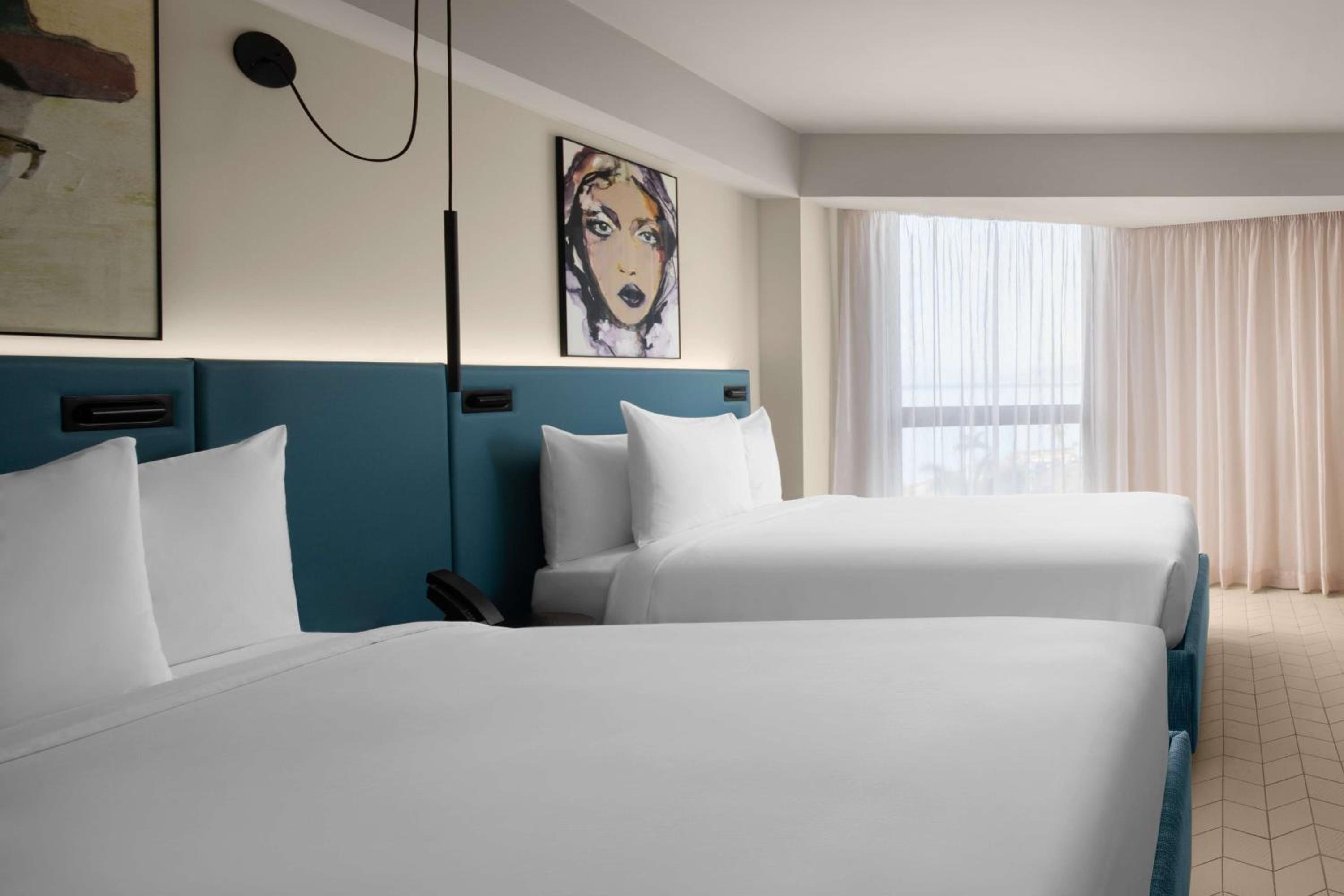Double Room with City View - Photo 4