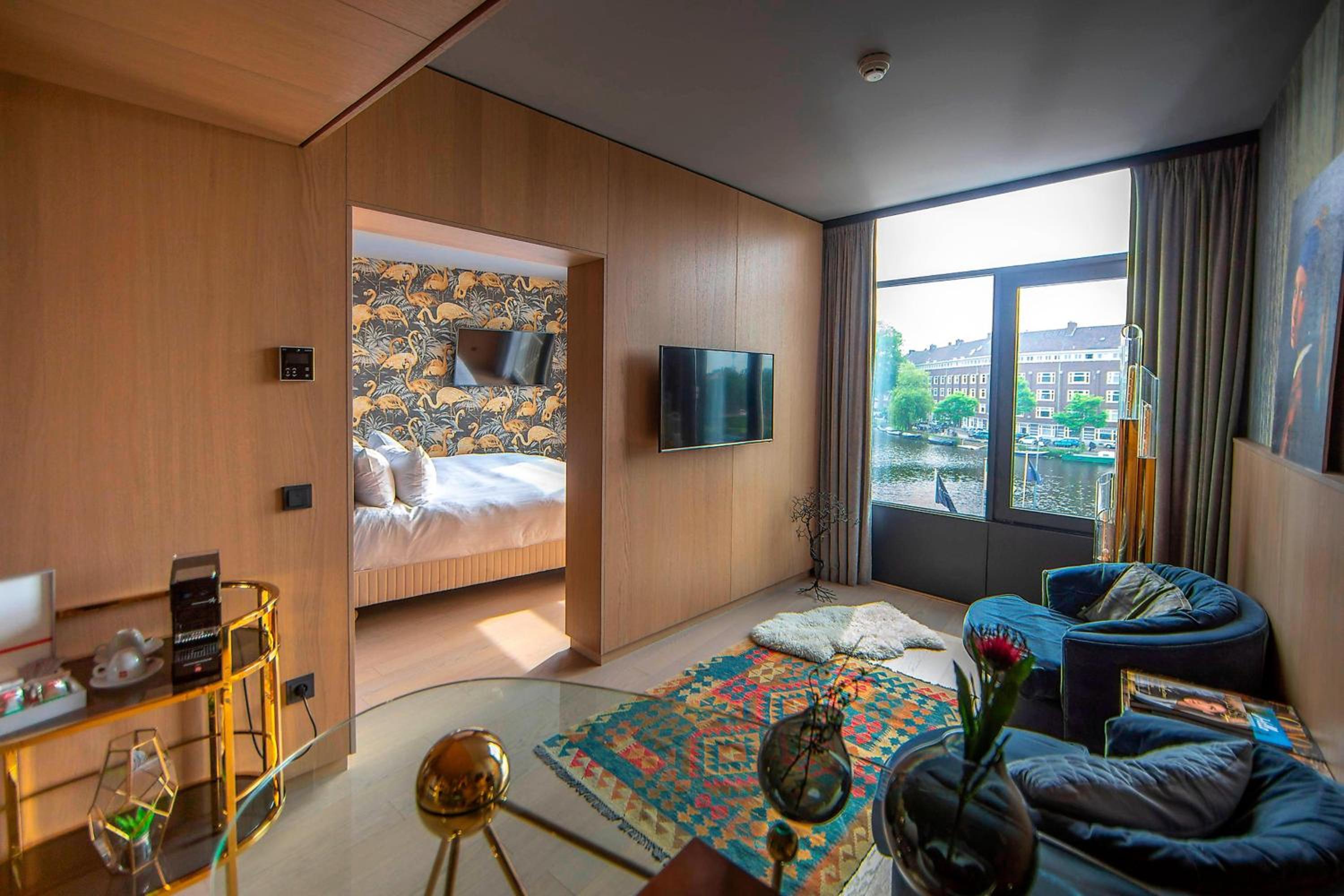 Design King Suite with Canal View photo 1