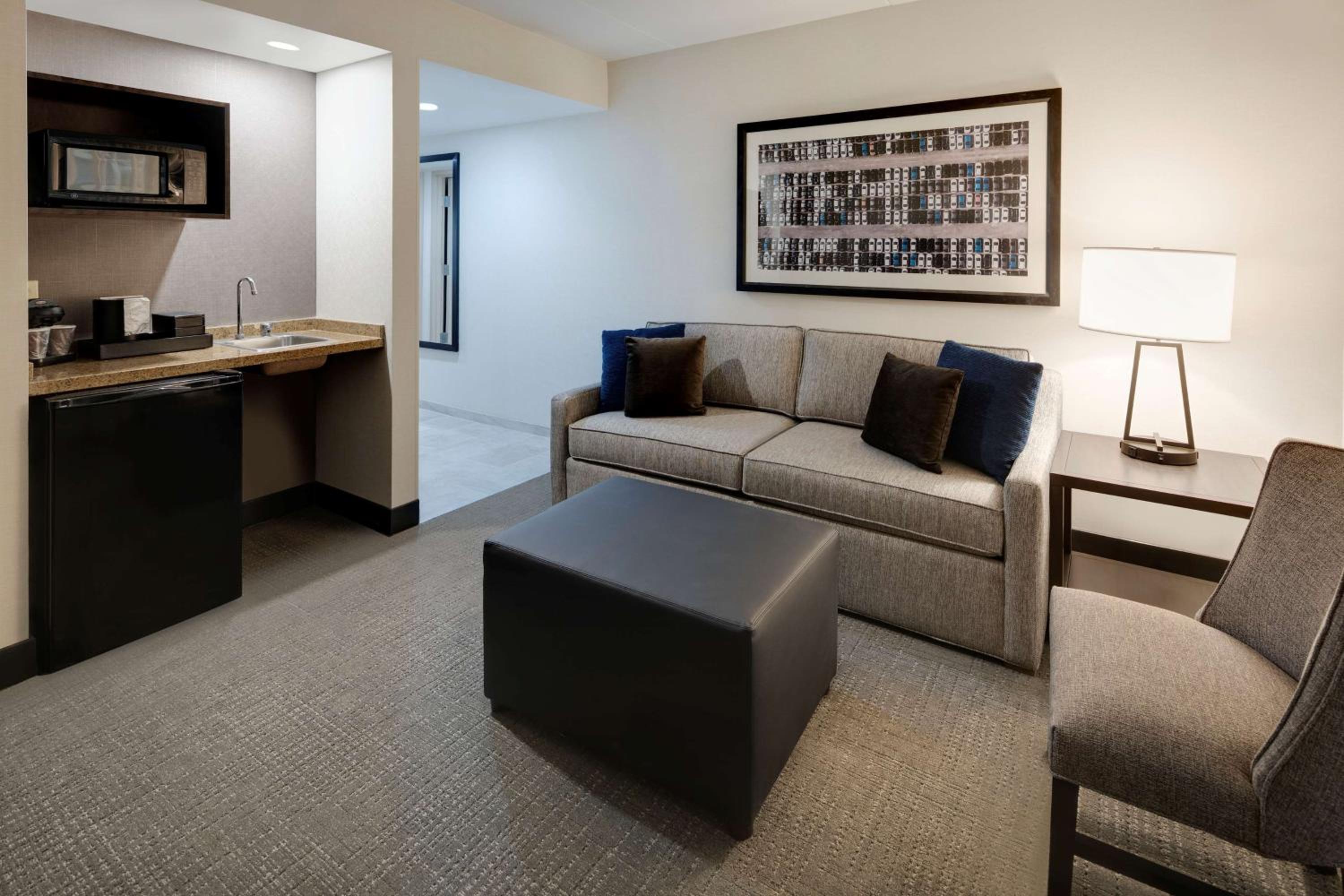 King Suite with Tub - Mobility Accessible - Photo 1