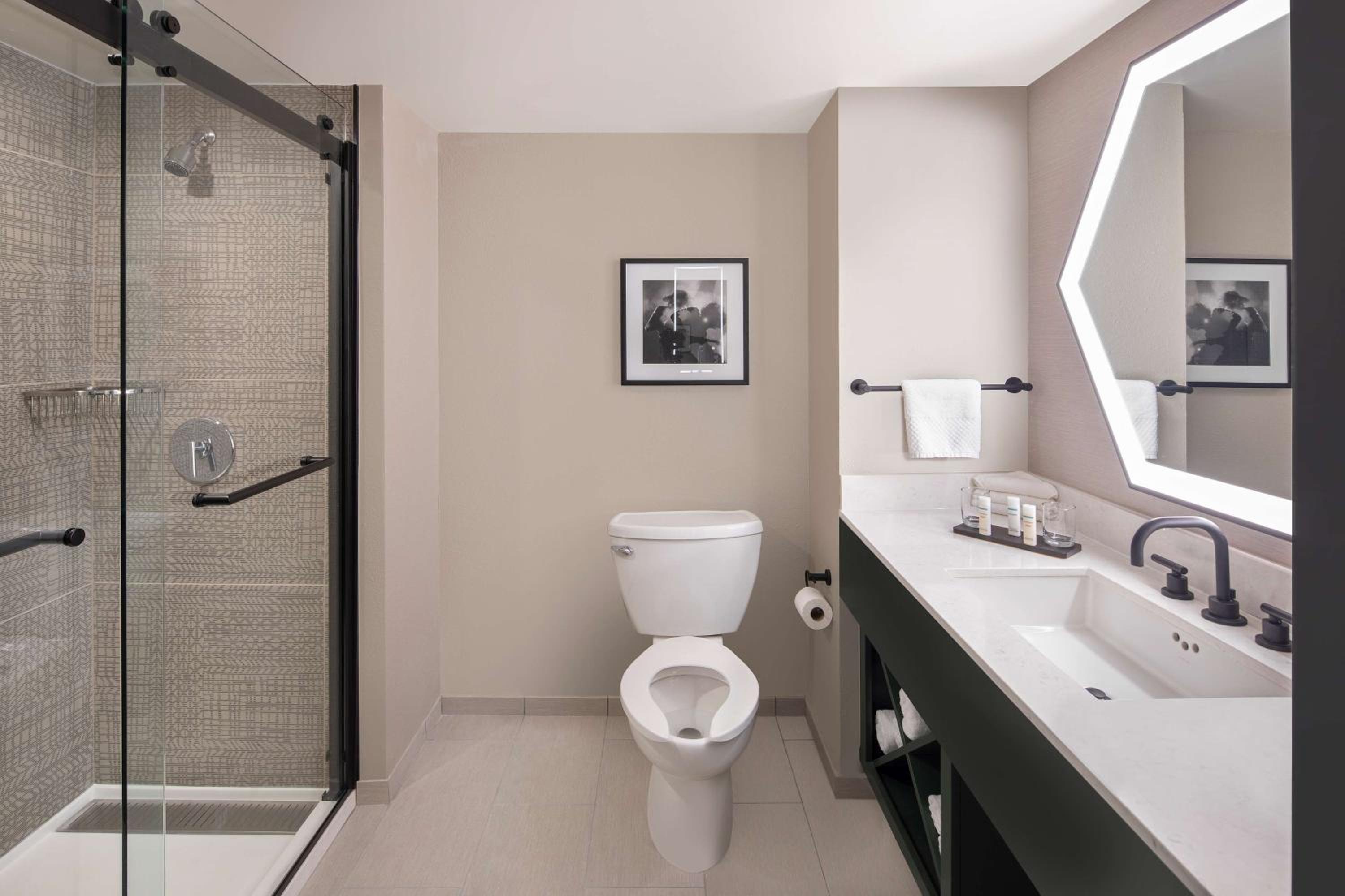 Two-Bedroom Suite - Non-Smoking - Photo 6