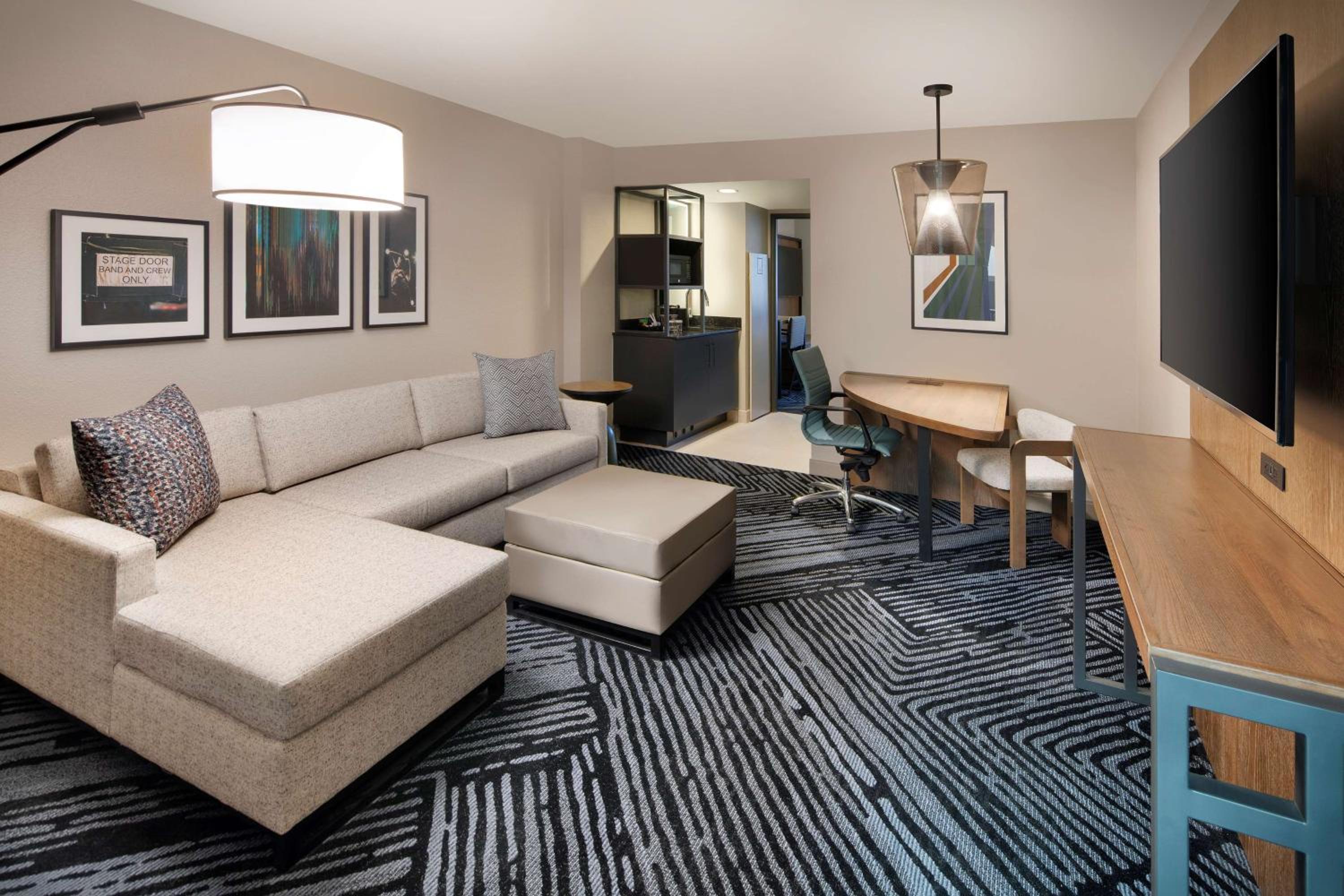 King Suite - Photo 3