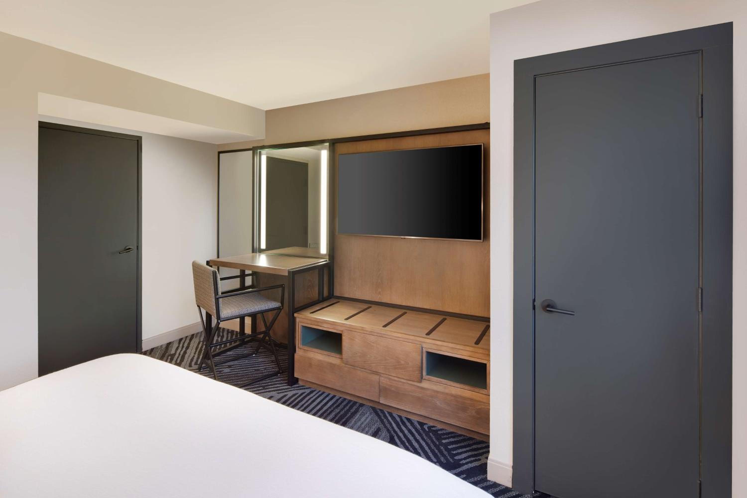King Suite - Photo 7
