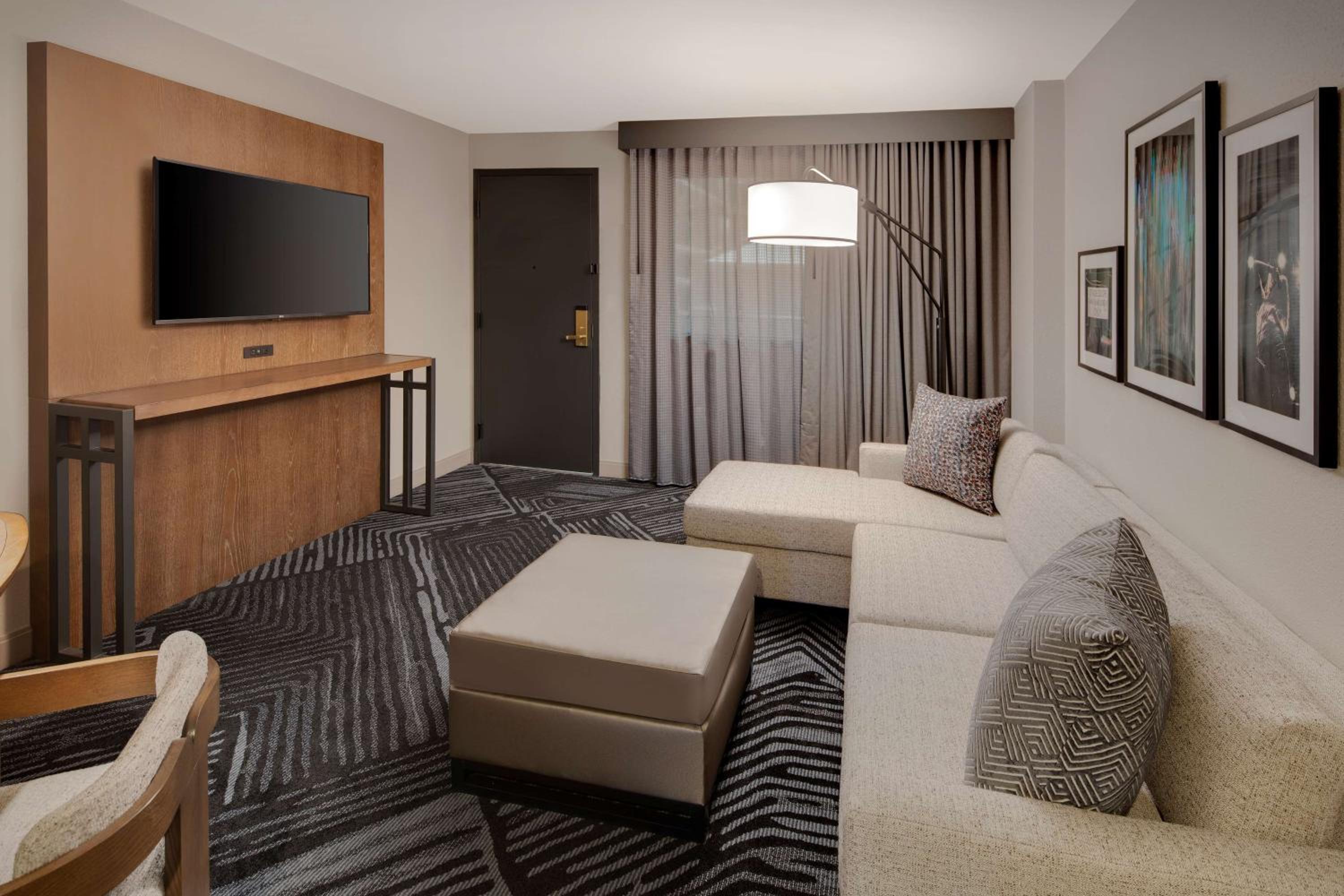 King Suite - Photo 2