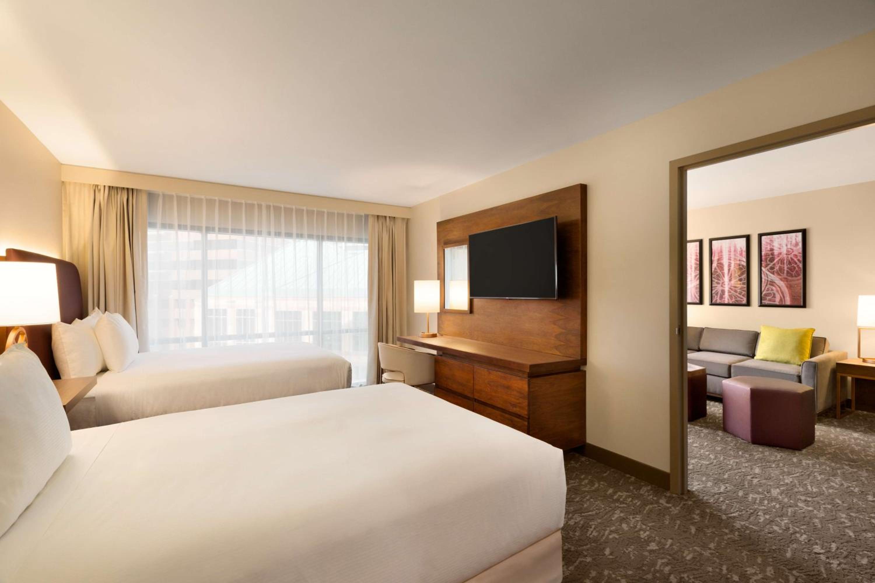 One-Bedroom Suite - Mobility Access/Bath Tub - Photo 1