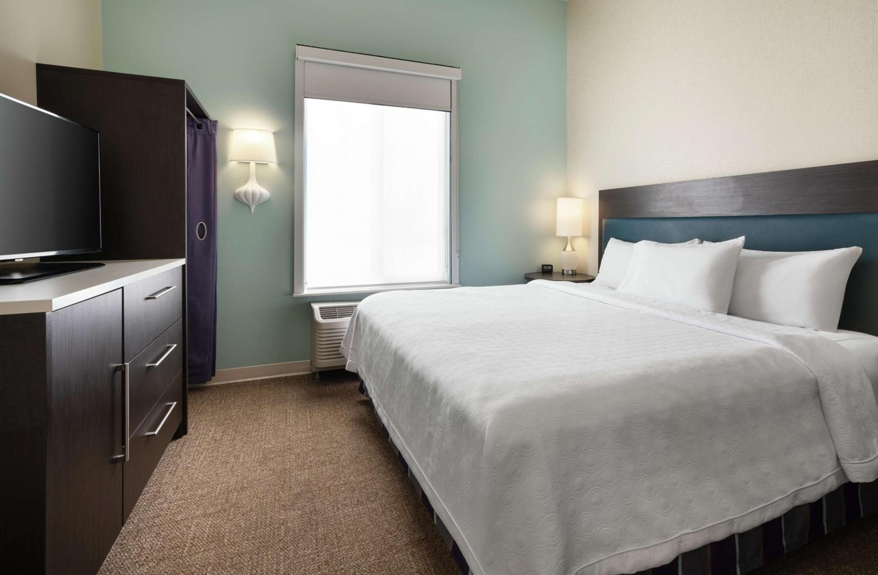 King Suite - Hearing Access/Non-Smoking photo 1