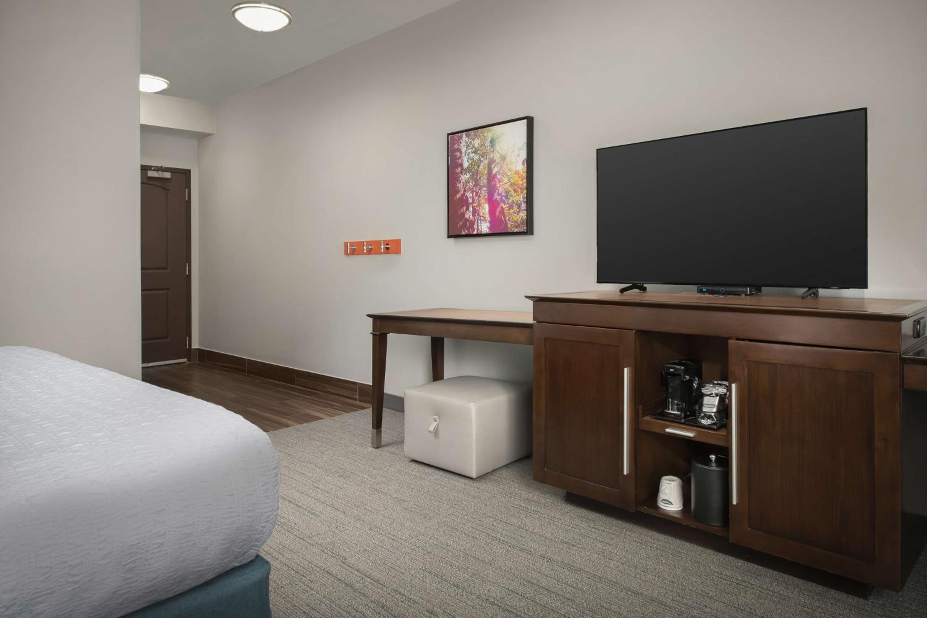 King Room - Mobility Access/Non-Smoking photo 3