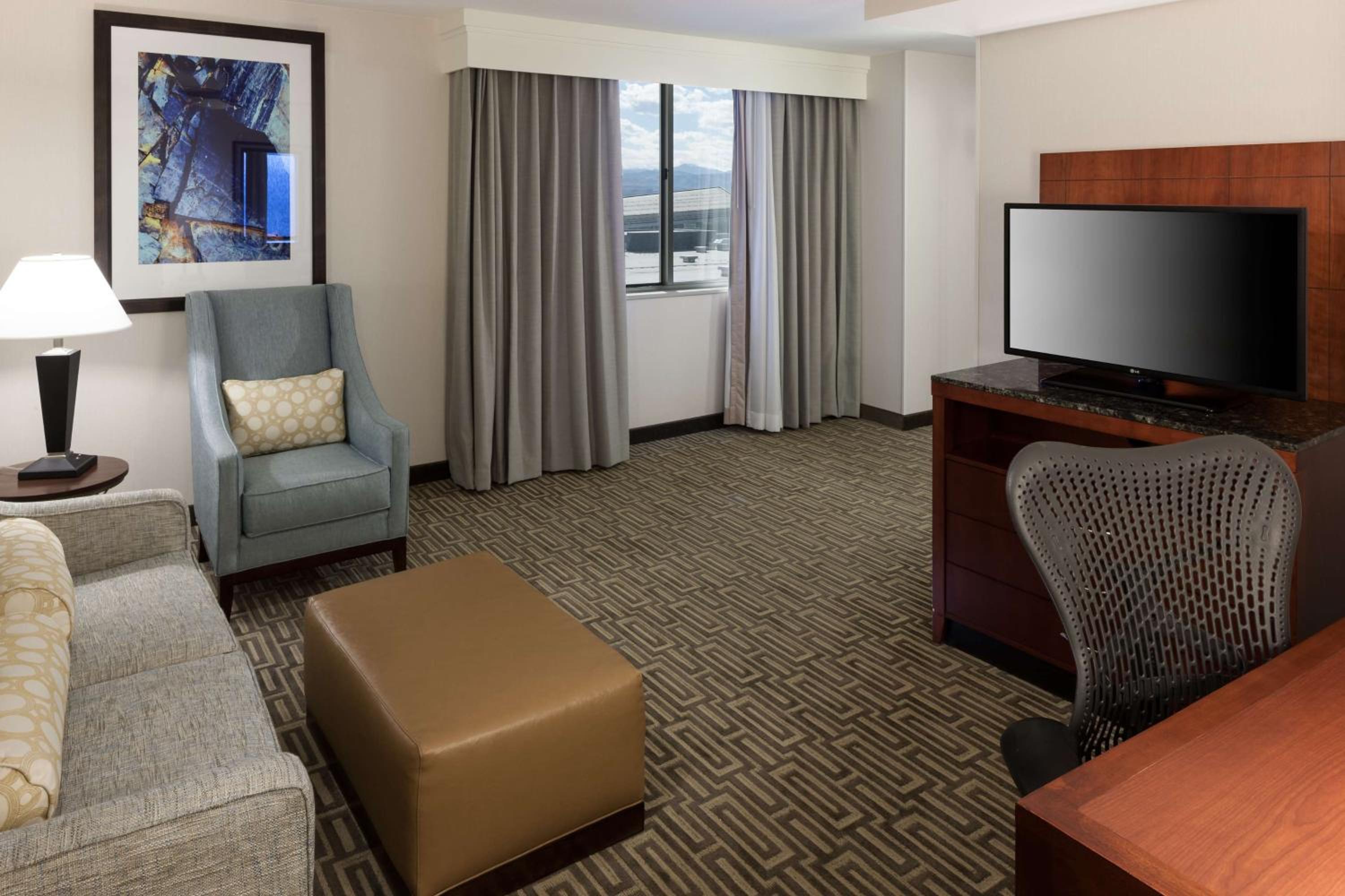 Junior King Suite with Seating Area