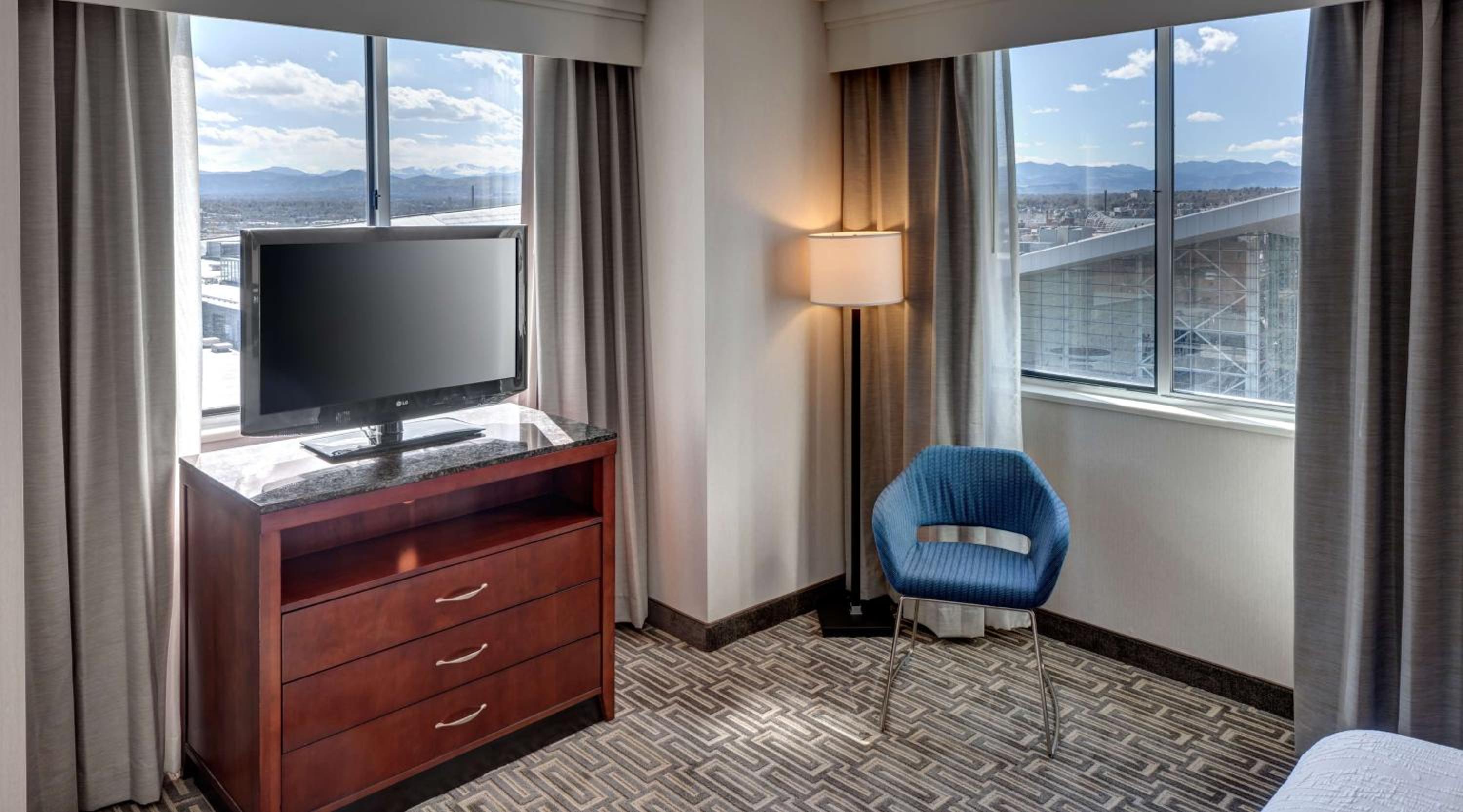Junior King Suite with Seating Area