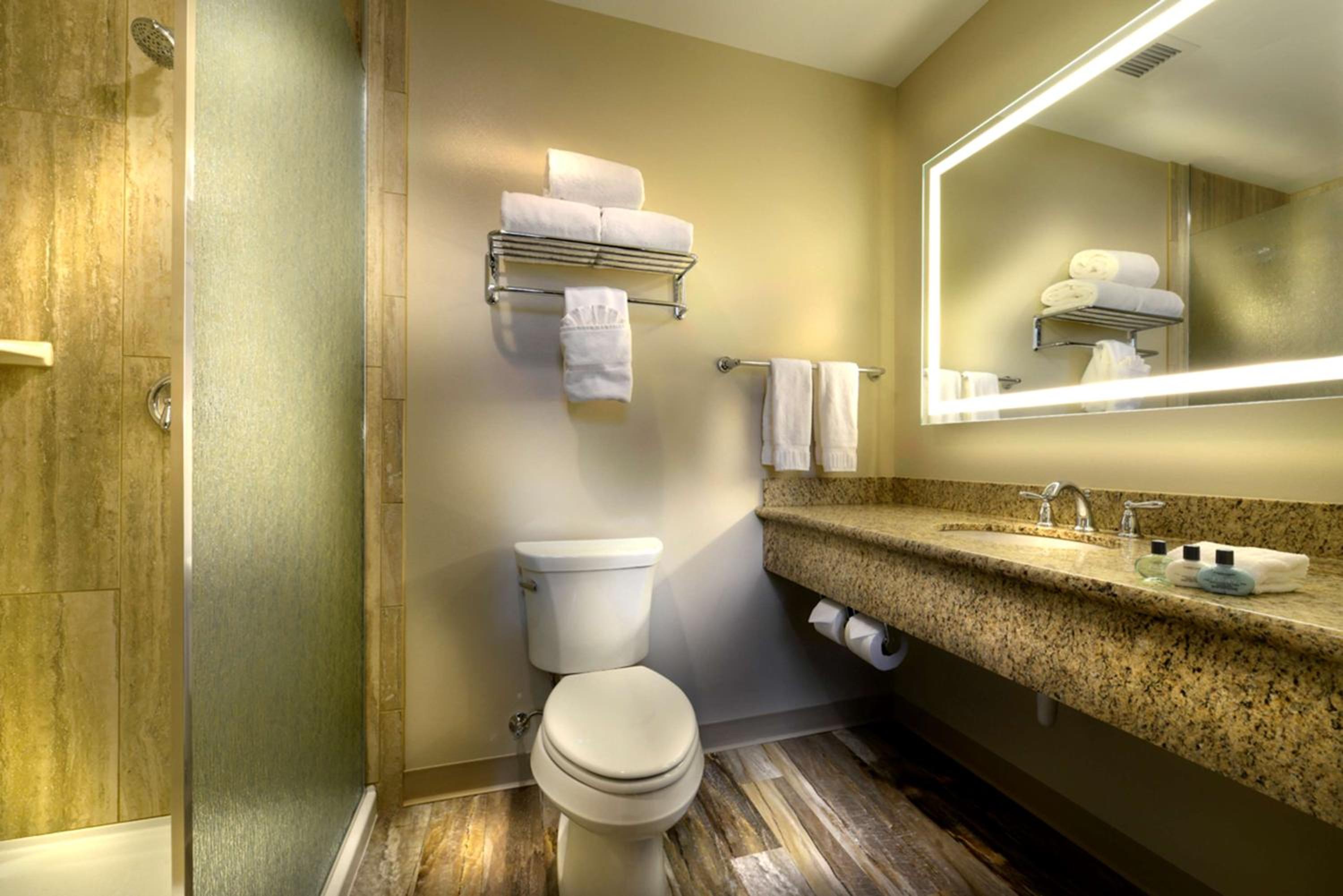 Corner King Room photo 3
